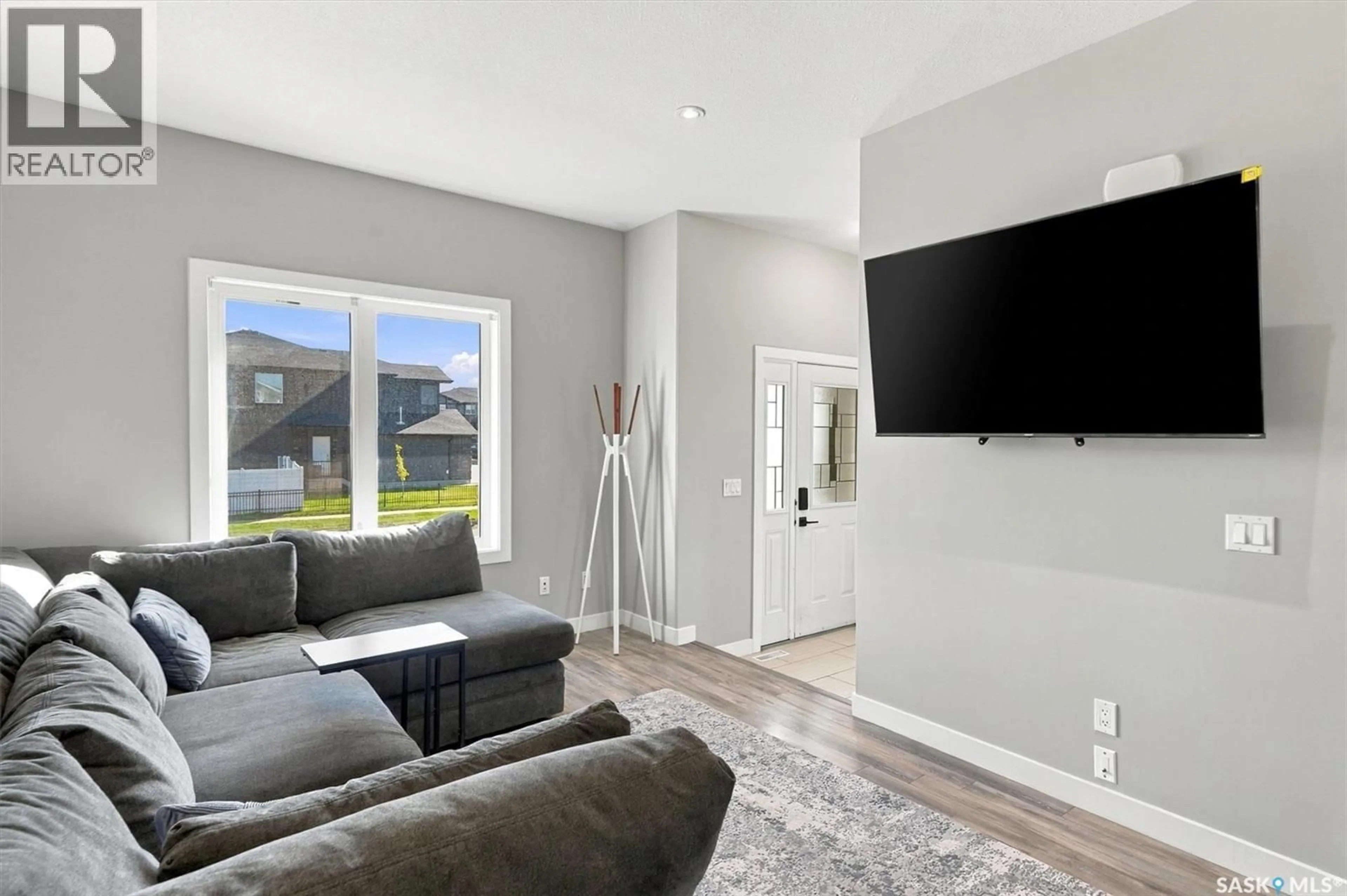 Living room with furniture, unknown for 1014 EVERGREEN BOULEVARD, Saskatoon Saskatchewan S7W0V9