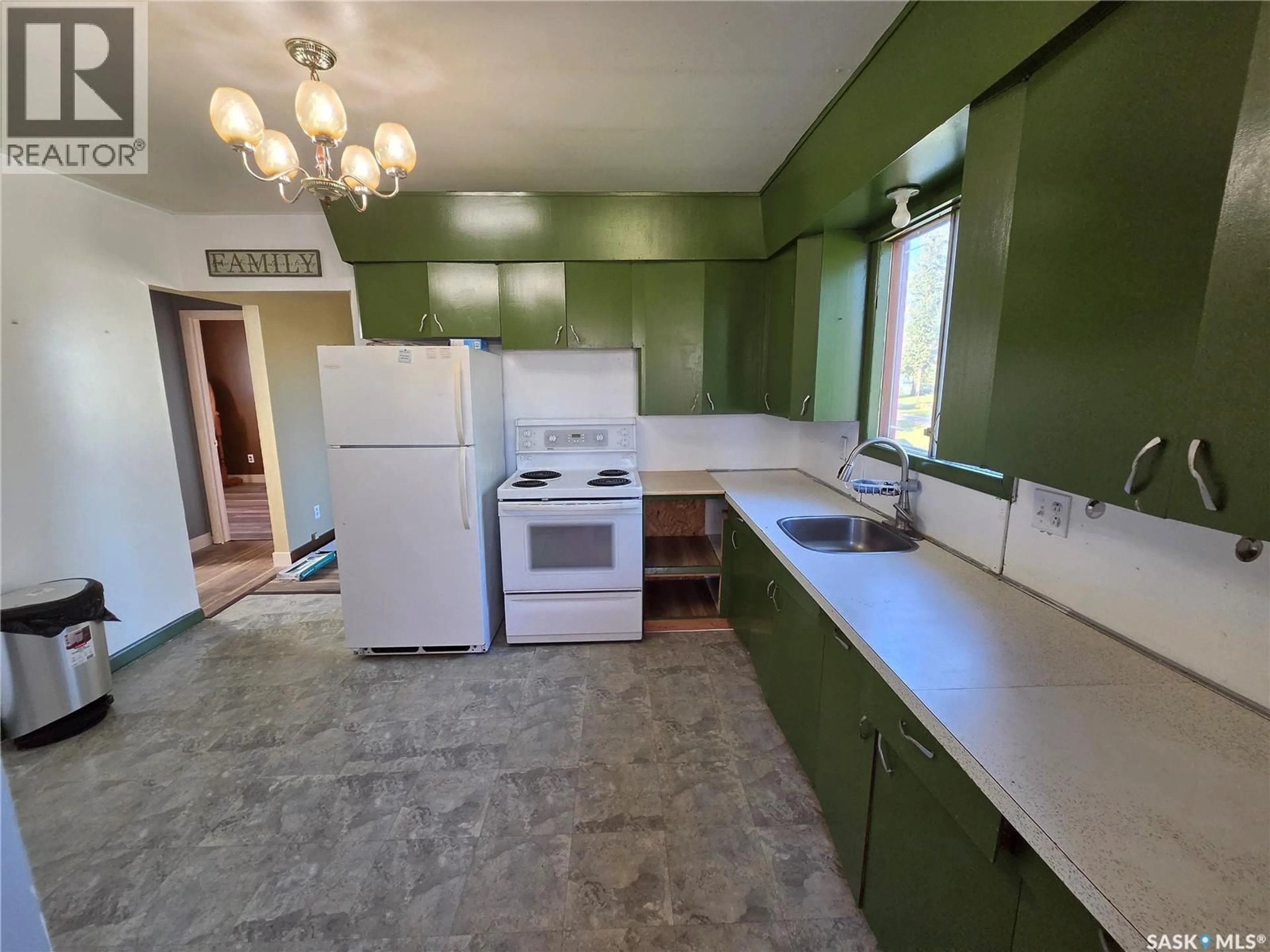 Standard kitchen, unknown for 116 FIRST STREET, Pelly Saskatchewan S0A2Z0