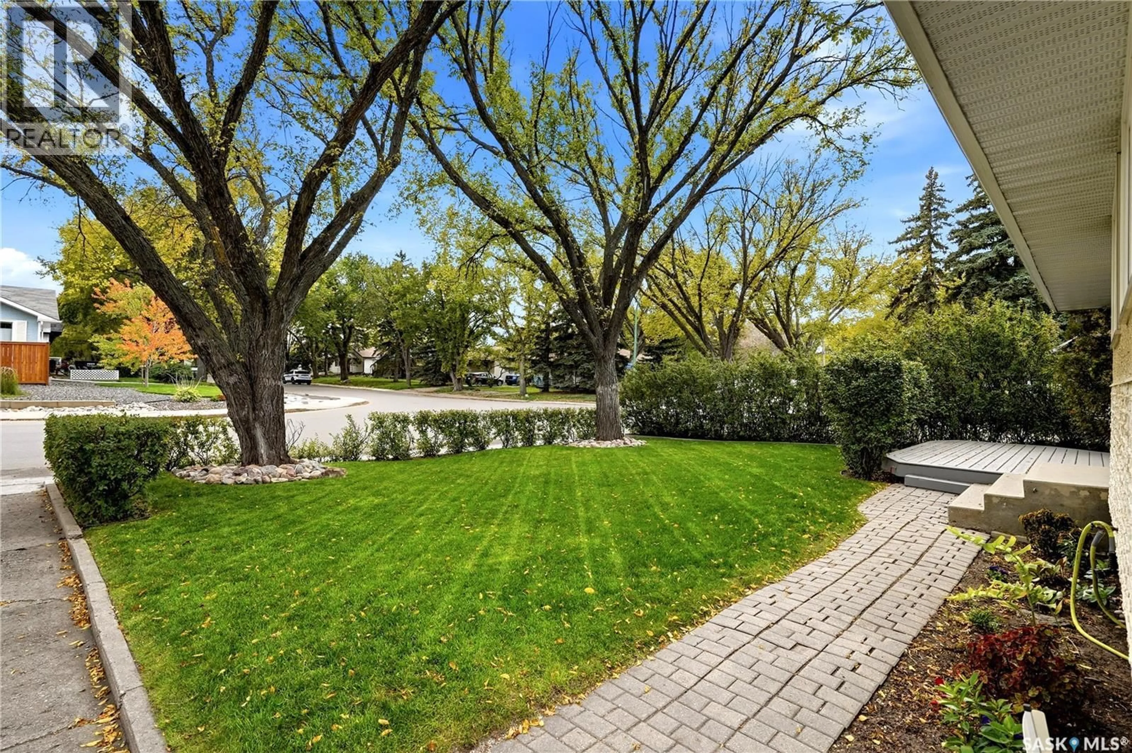 Patio, street for 2704 5TH AVENUE, Regina Saskatchewan S4R0S7