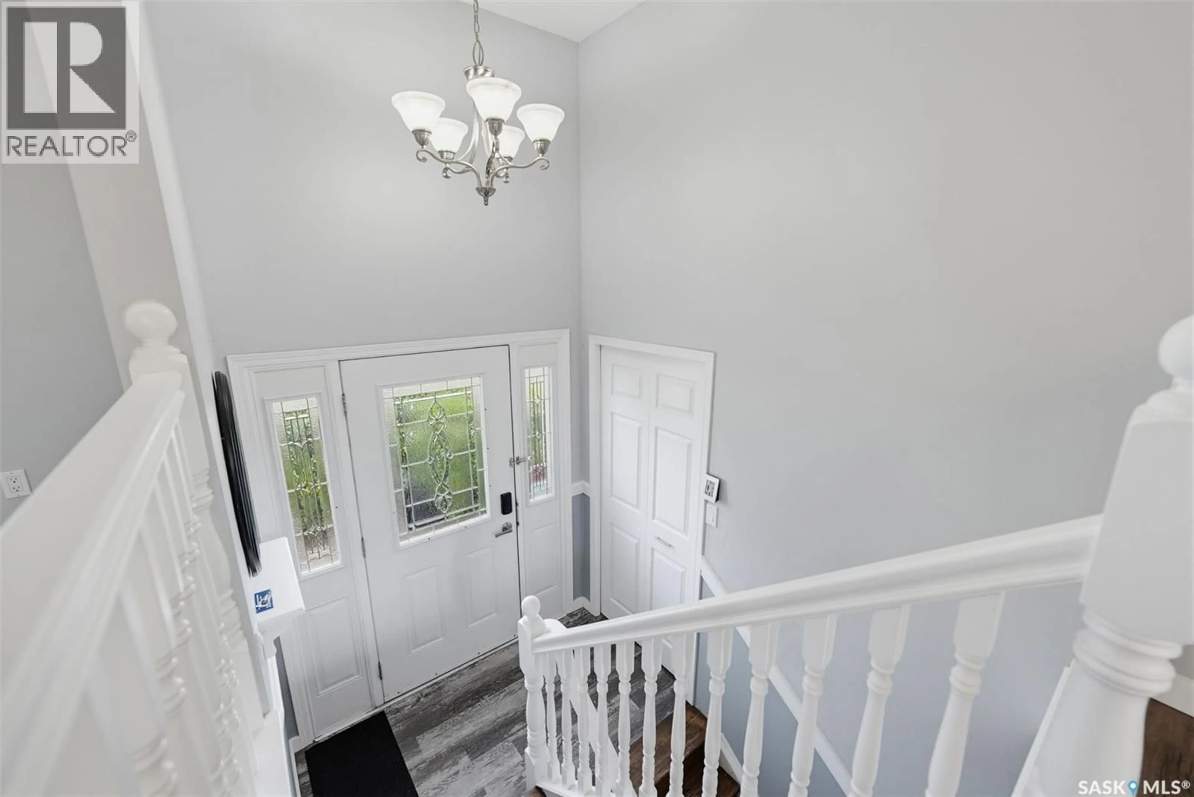 Indoor foyer for 147 CANDLE CRESCENT, Saskatoon Saskatchewan S7K5A1