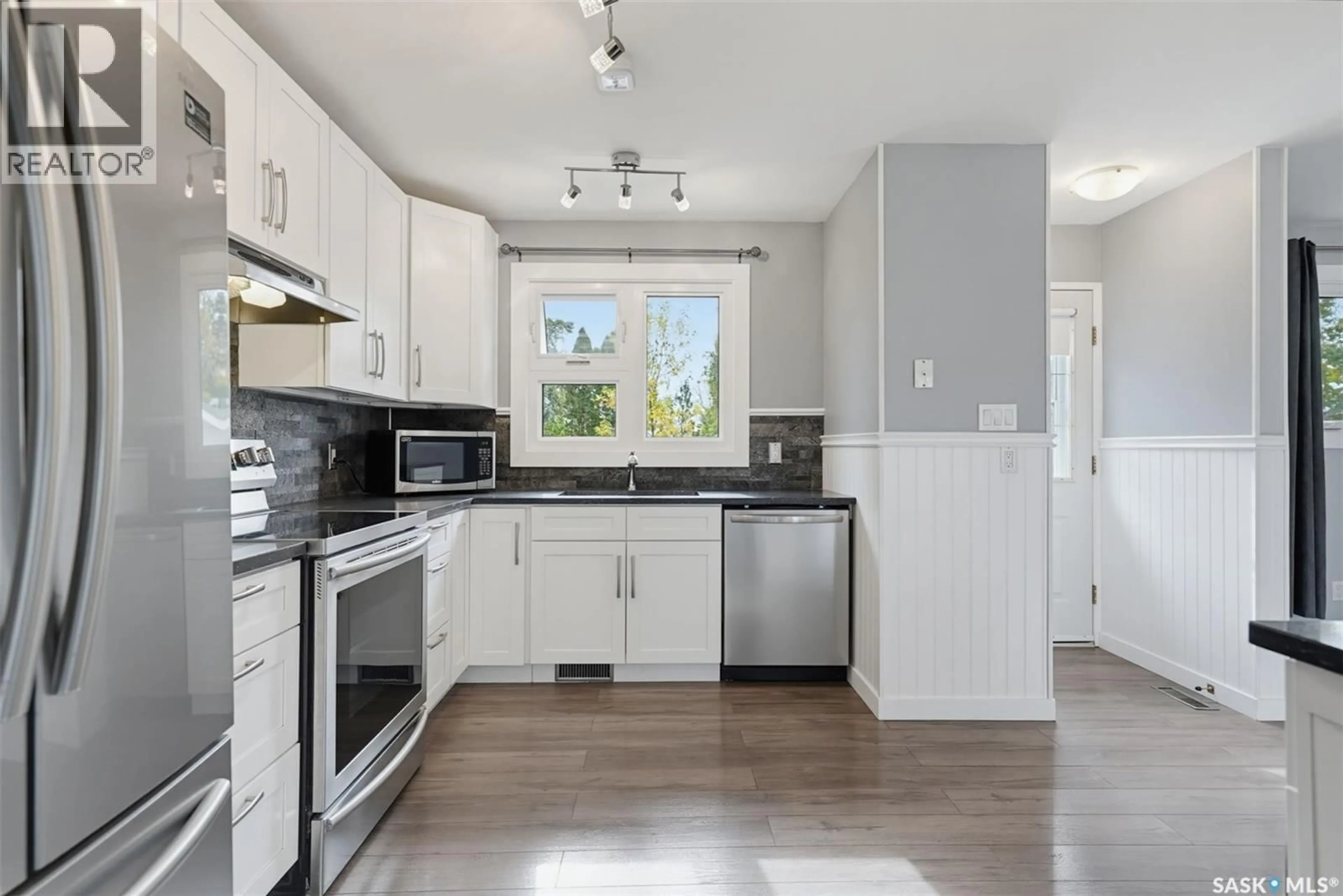 Open concept kitchen, unknown for 147 CANDLE CRESCENT, Saskatoon Saskatchewan S7K5A1