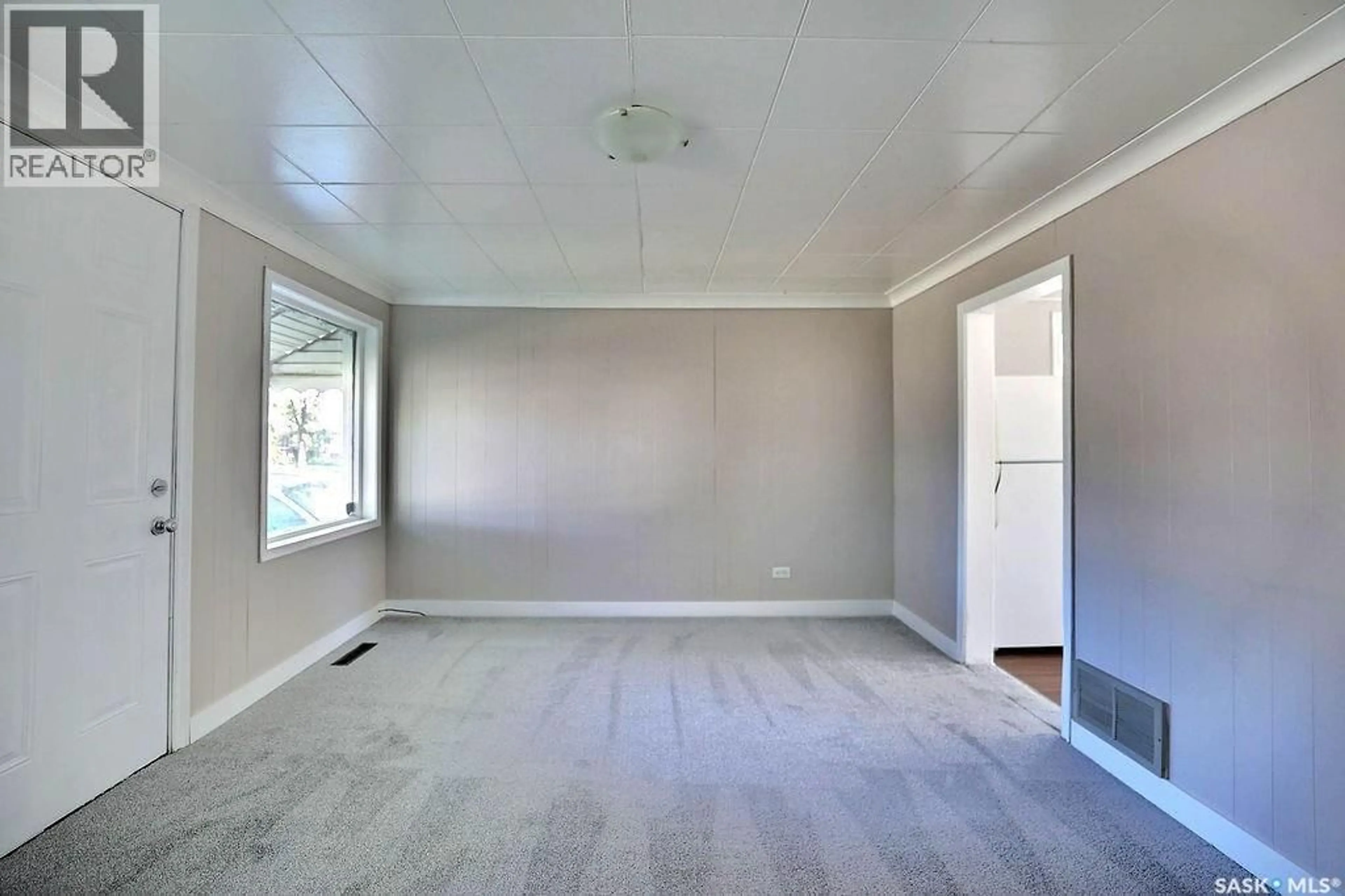 A pic of a room for 297 SMITH STREET, Regina Saskatchewan S4R2K8
