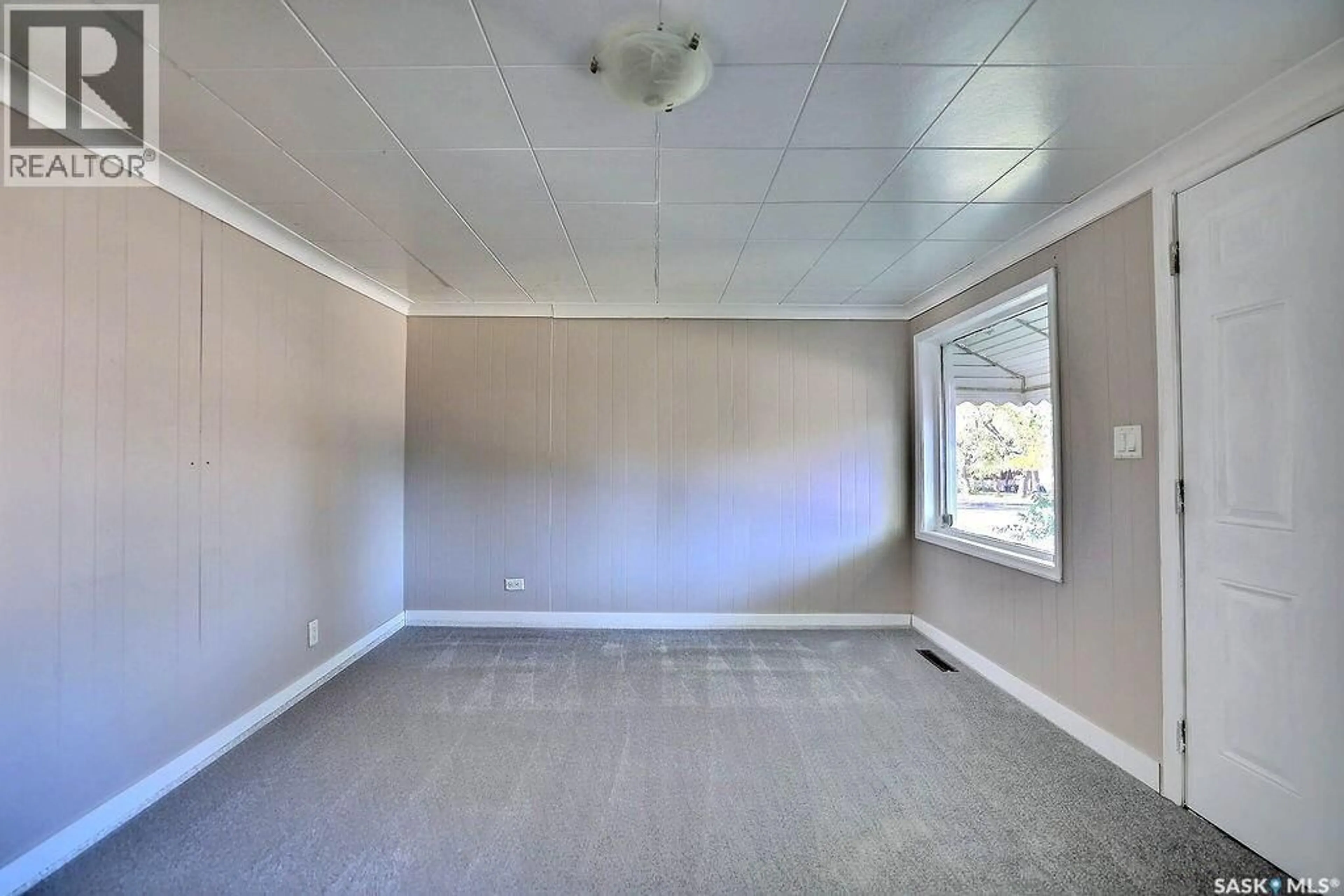 A pic of a room for 297 SMITH STREET, Regina Saskatchewan S4R2K8