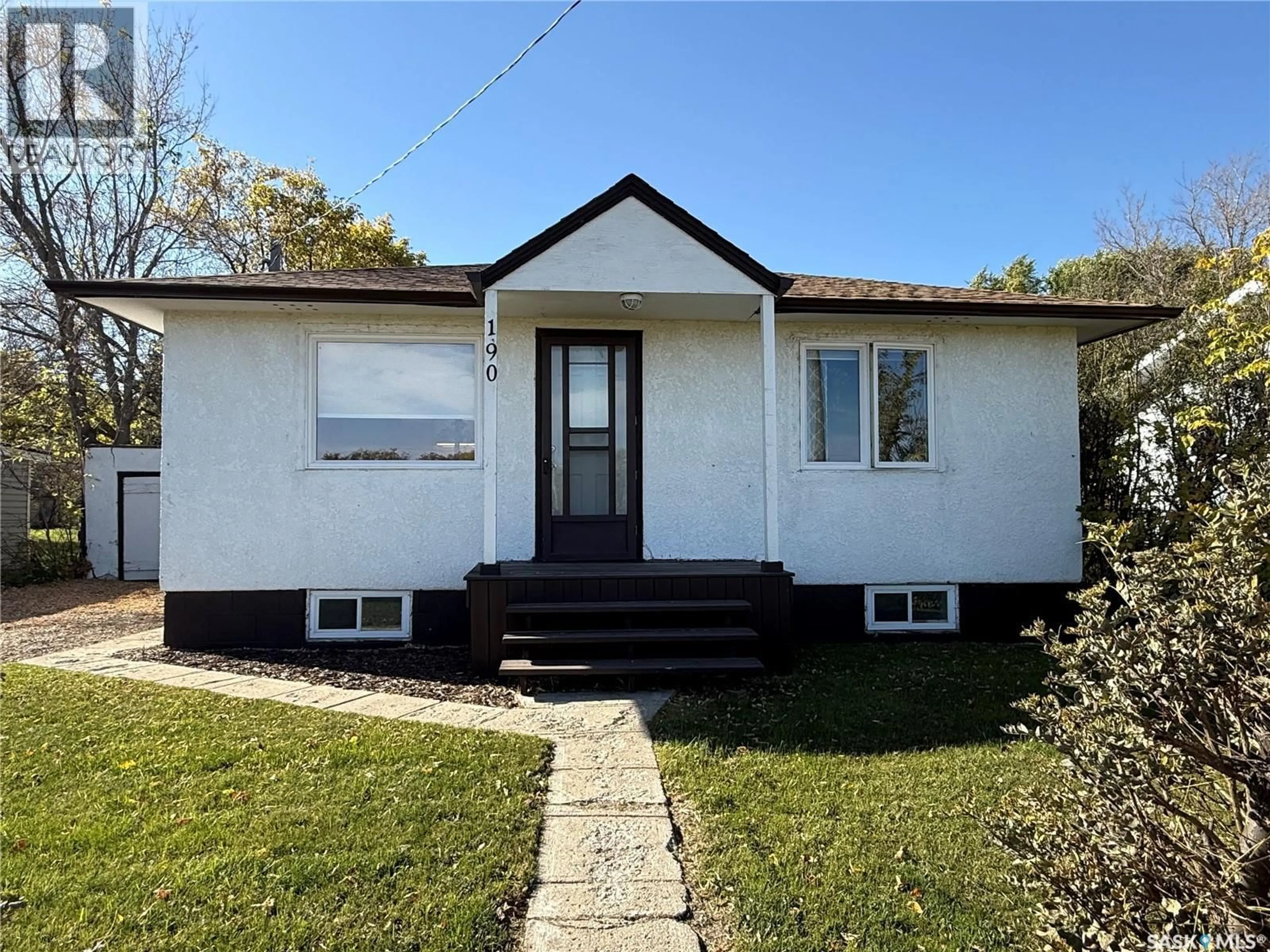 Home with vinyl exterior material, street for 190 VICTORIA AVENUE, Yorkton Saskatchewan S3N1T1