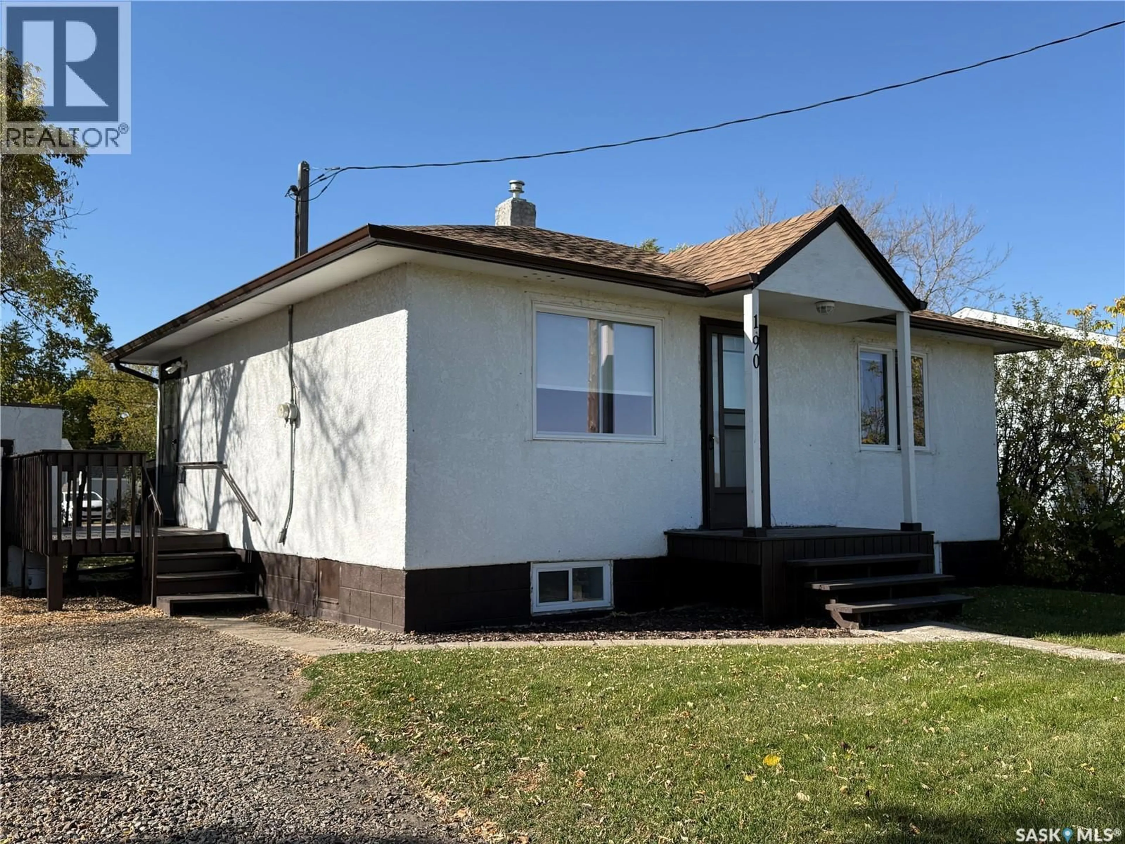 Home with vinyl exterior material, street for 190 VICTORIA AVENUE, Yorkton Saskatchewan S3N1T1