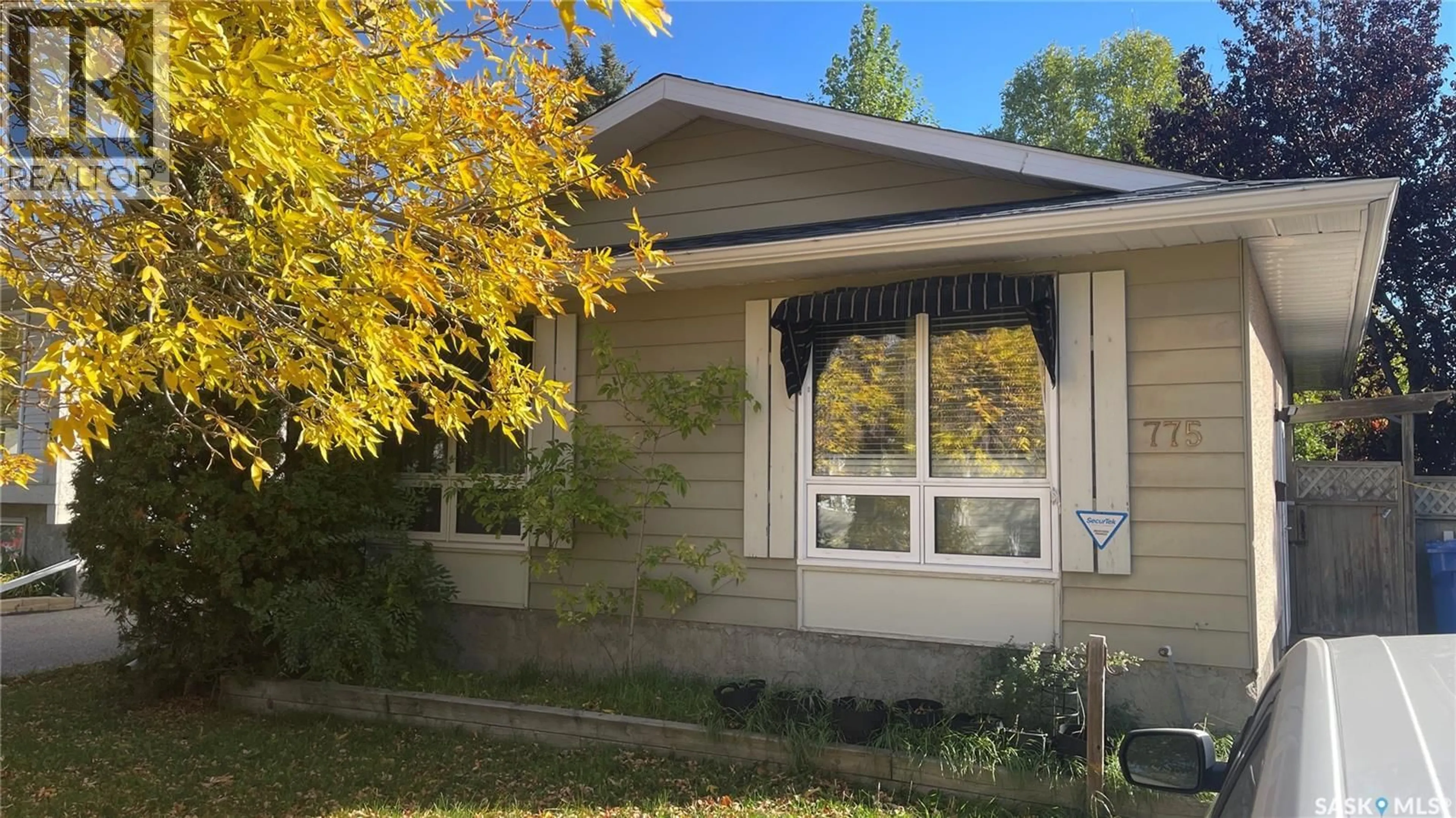Home with vinyl exterior material, street for 775 HAYWORTH CRESCENT, Regina Saskatchewan S4X1X8