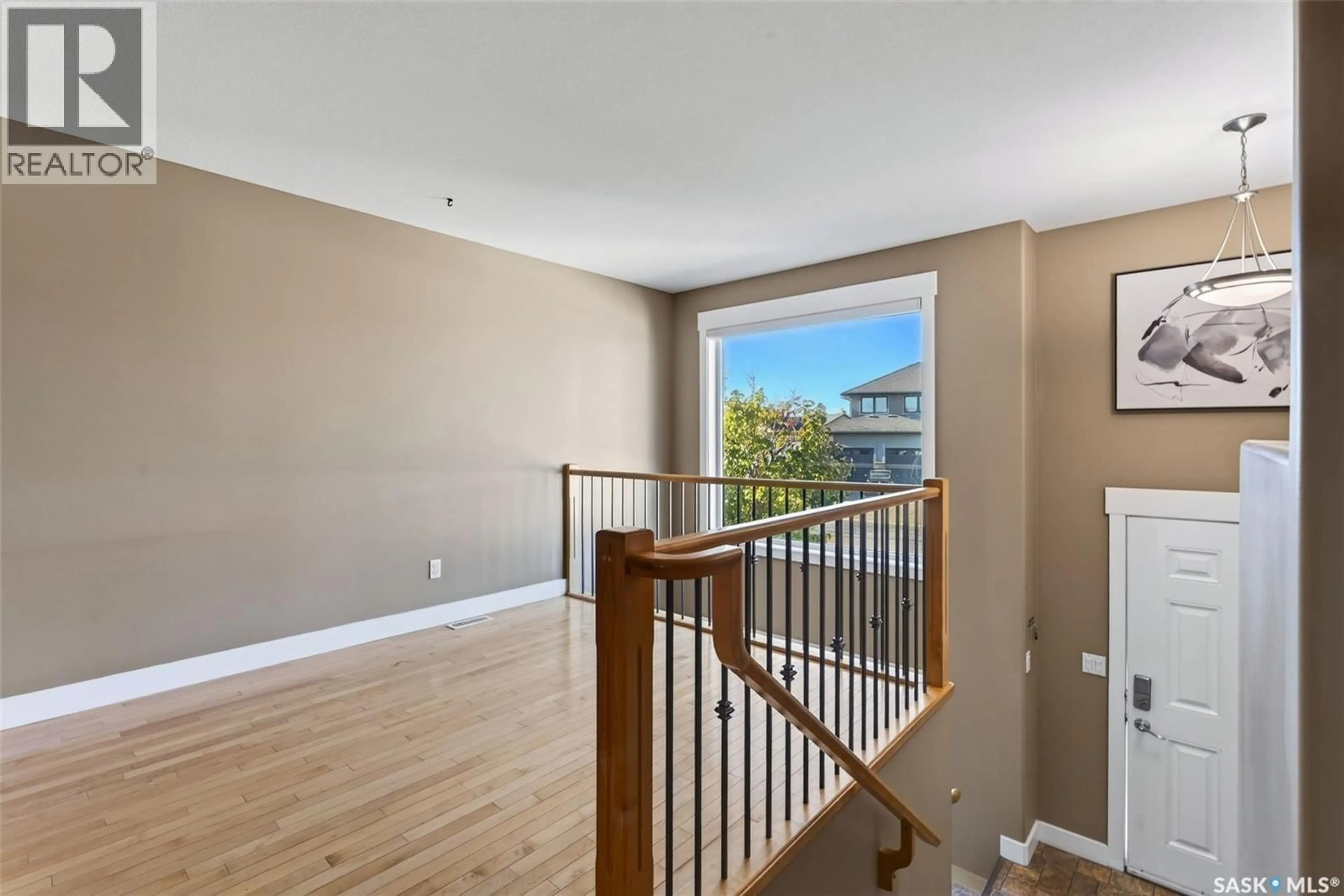 Indoor foyer for 1334 STENSRUD ROAD, Saskatoon Saskatchewan S7W0B9