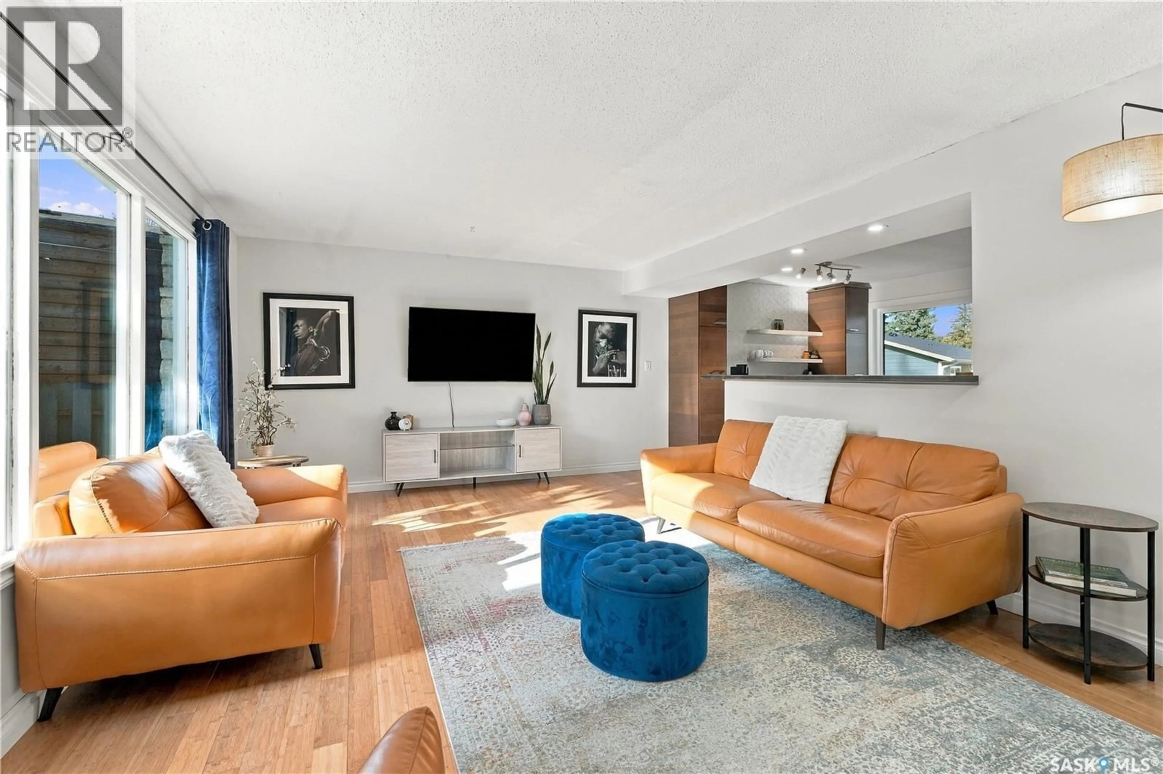 Living room with furniture, unknown for 25 BALSAM PLACE, Saskatoon Saskatchewan S7N2K4