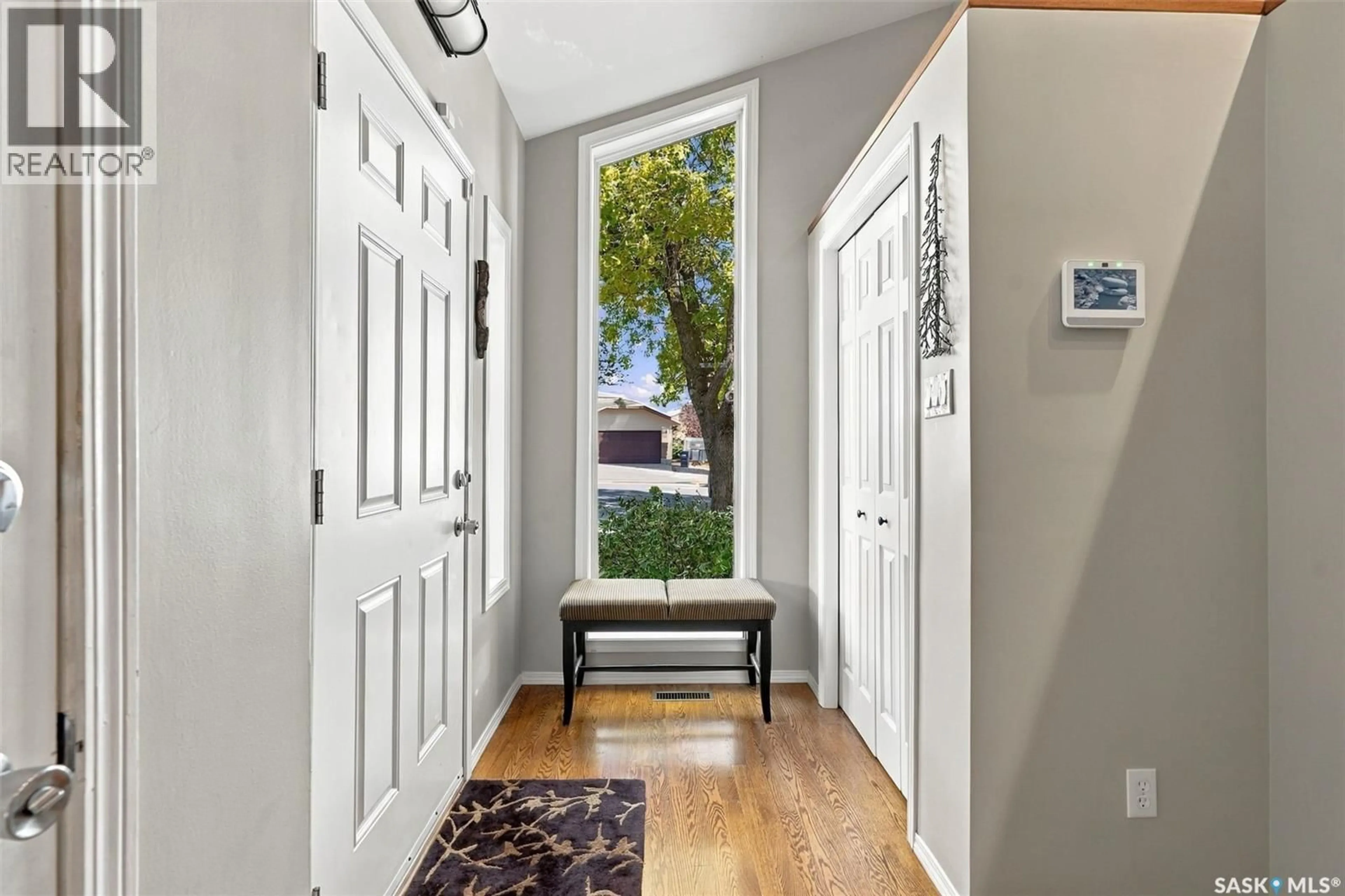 Indoor entryway for 567 ADILMAN DRIVE, Saskatoon Saskatchewan S7K6E8