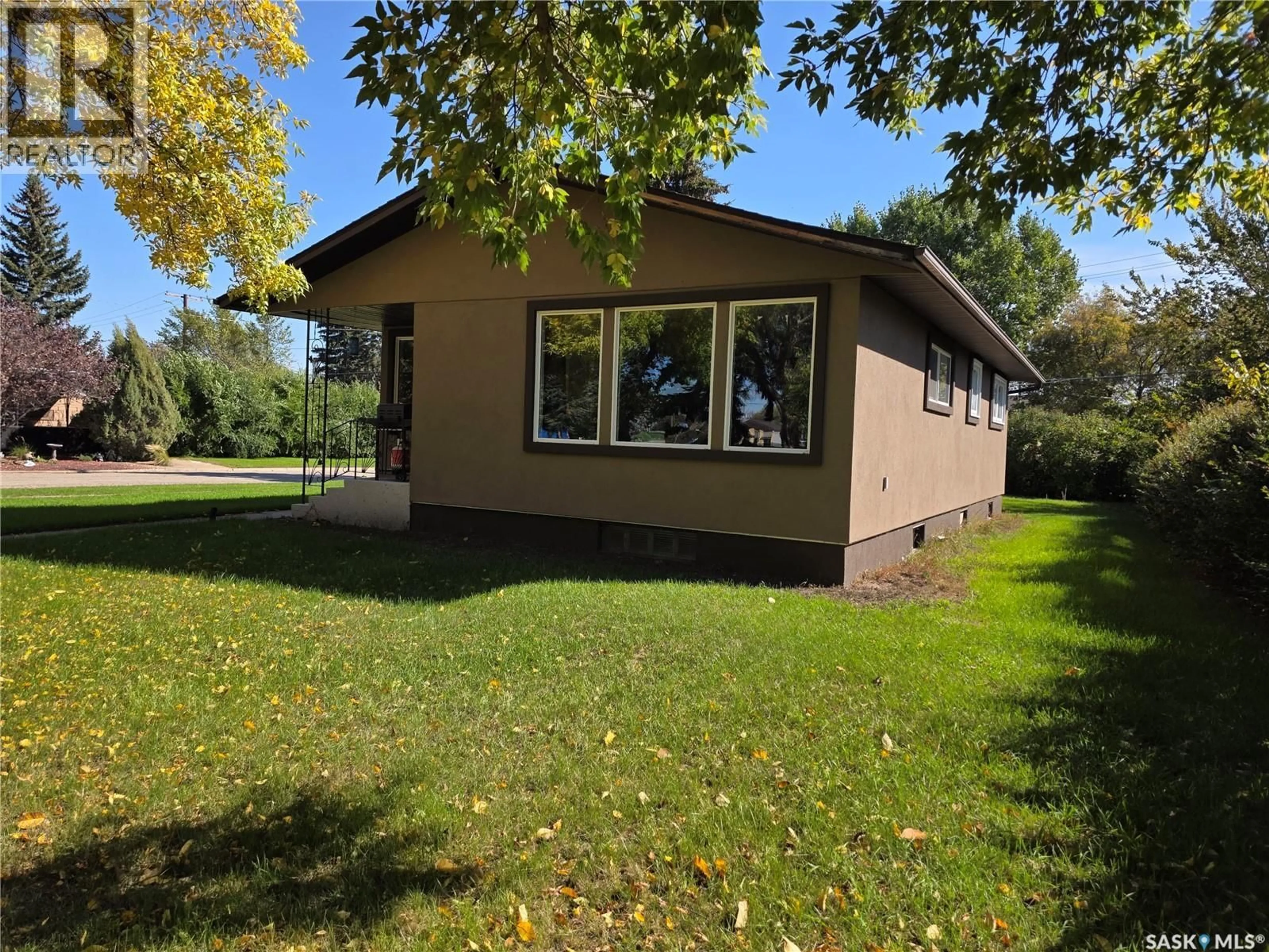 Home with vinyl exterior material, unknown for 110 LINCOLN STREET, Davidson Saskatchewan S0G1A0