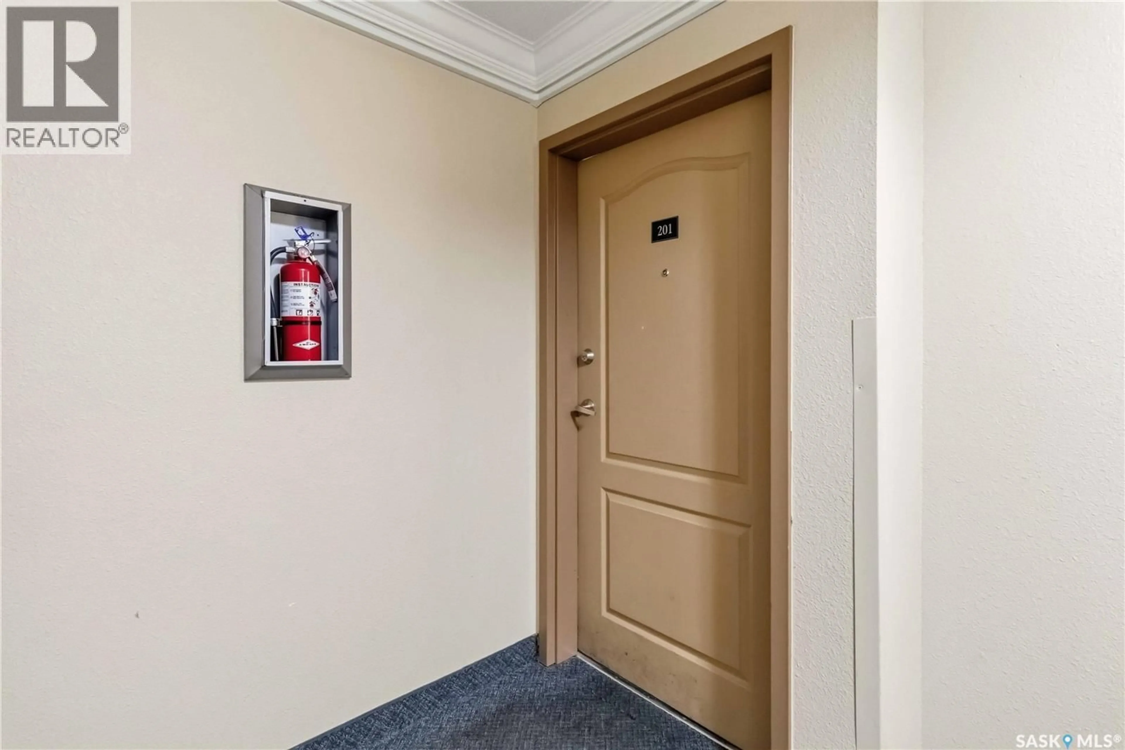 Indoor foyer for 201-A1 - 1121 MCKERCHER DRIVE, Saskatoon Saskatchewan S7H5B8