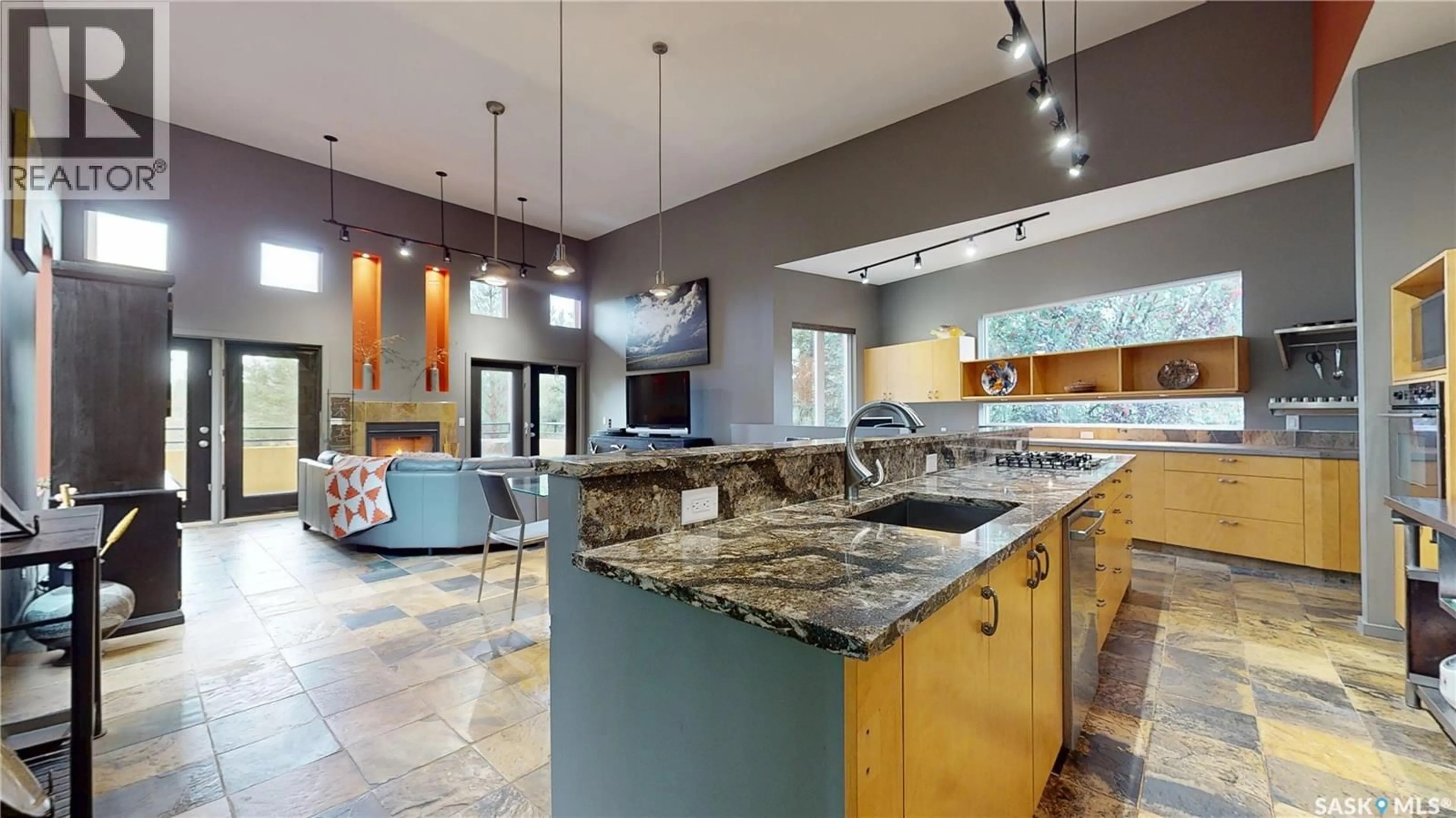 Open concept kitchen, ceramic/tile floor for 1 POMPANO BAY, Pilot Butte Saskatchewan S4L1B7