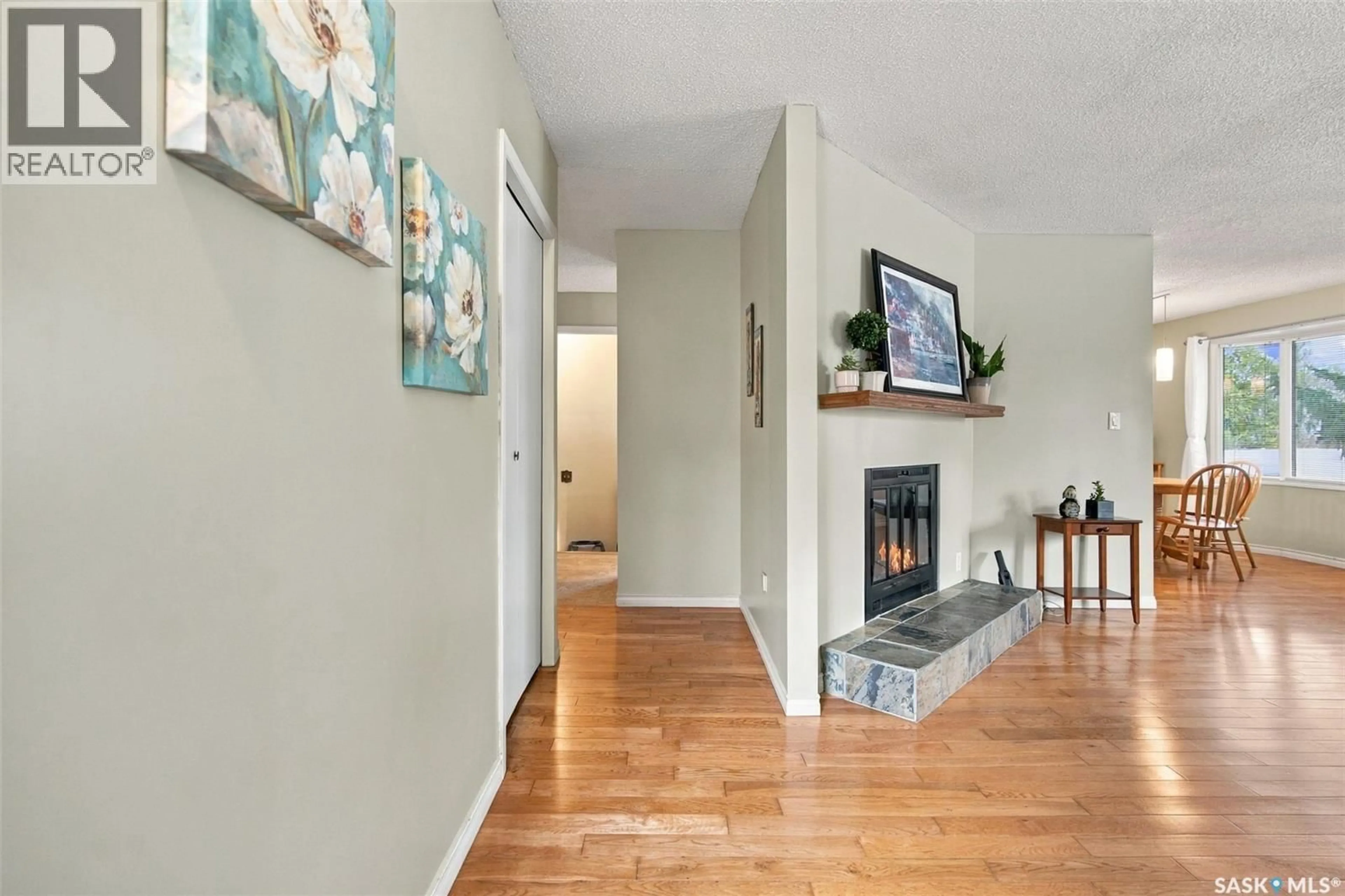 Indoor entryway for 38 PETERSMEYER STREET, Regina Saskatchewan S4R7P7