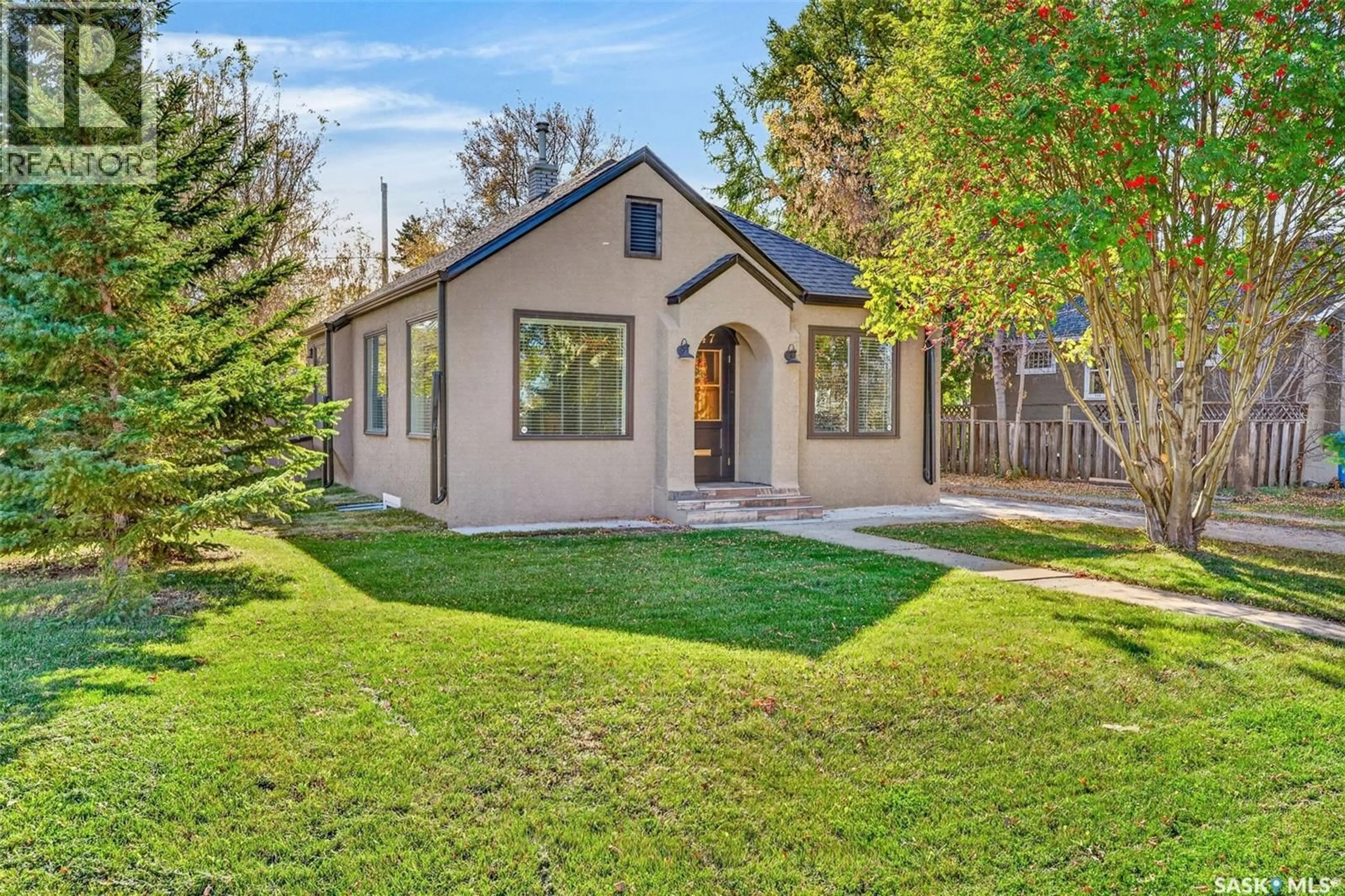 Home with vinyl exterior material, street for 347 8TH STREET, Prince Albert Saskatchewan S6V0W1