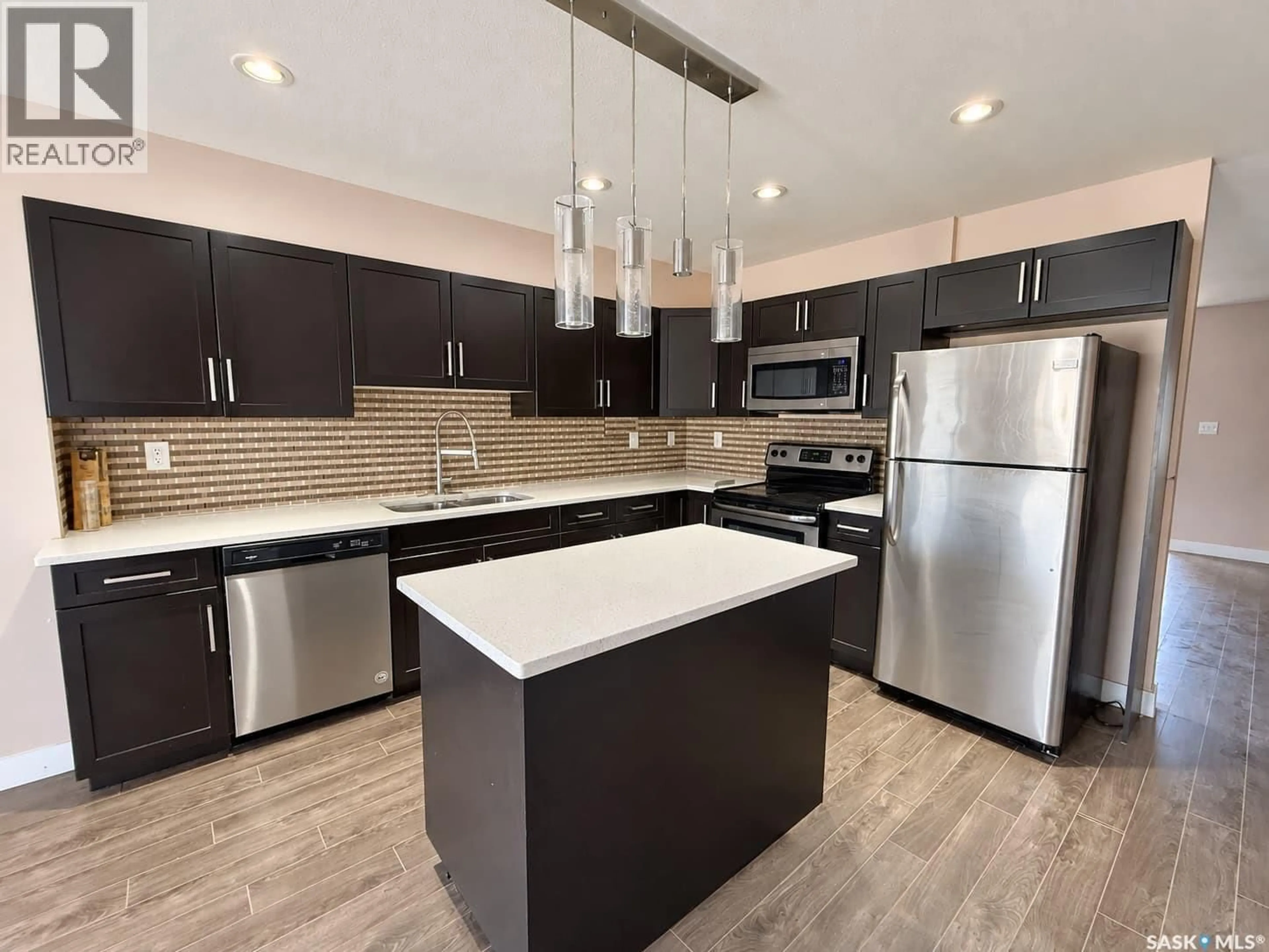 Open concept kitchen, unknown for 474 KLOPPENBURG STREET, Saskatoon Saskatchewan S7W0N8