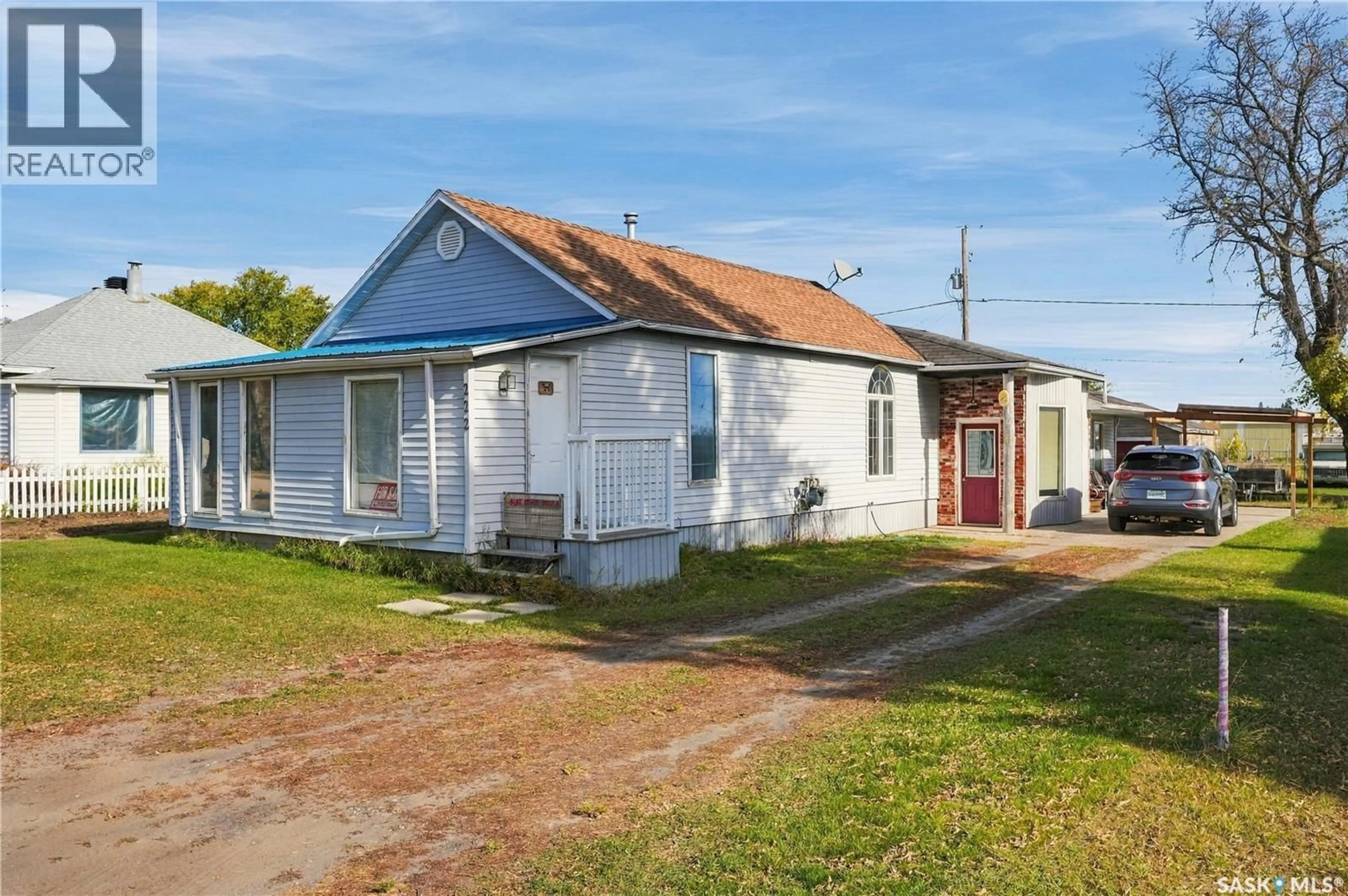 A pic from outside/outdoor area/front of a property/back of a property/a pic from drone, street for 222 WILLIAMS STREET, Radisson Saskatchewan S0K3L0