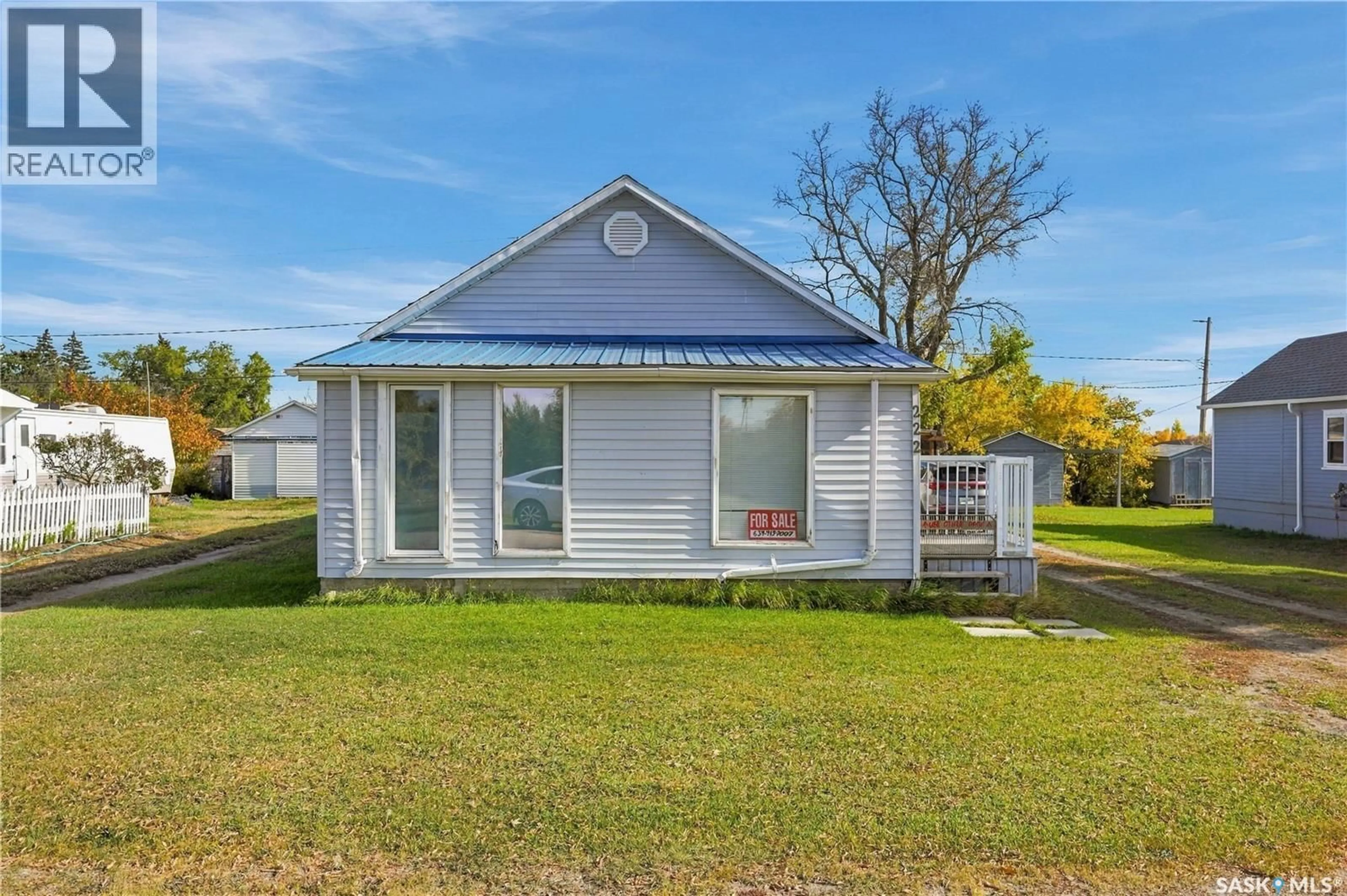 Home with vinyl exterior material, water/lake/river/ocean view for 222 WILLIAMS STREET, Radisson Saskatchewan S0K3L0