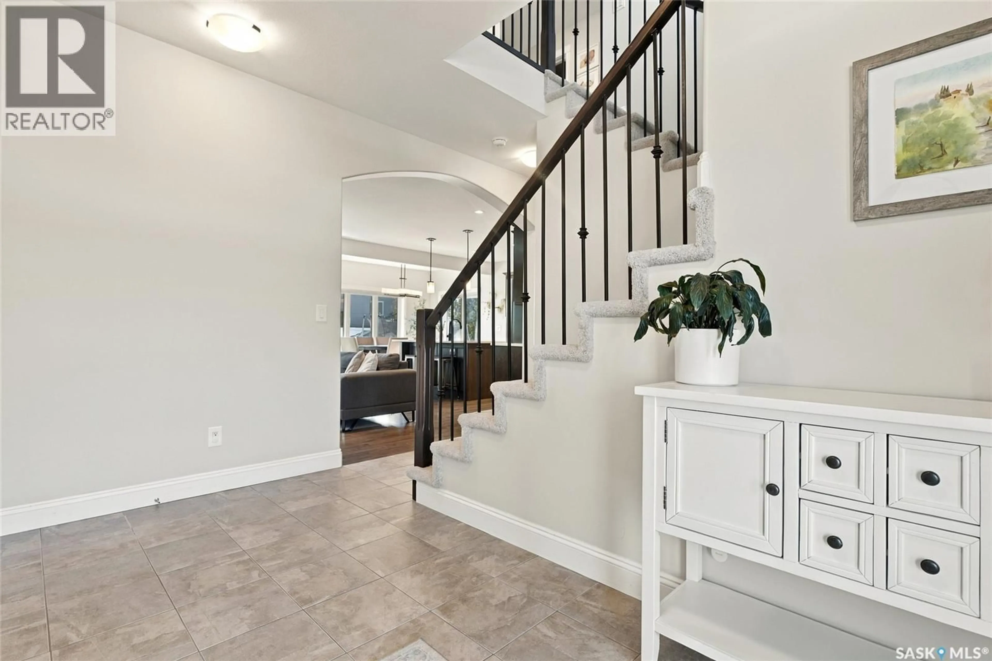 Indoor entryway for 831 SALLOUM CRESCENT, Saskatoon Saskatchewan S7W0N2