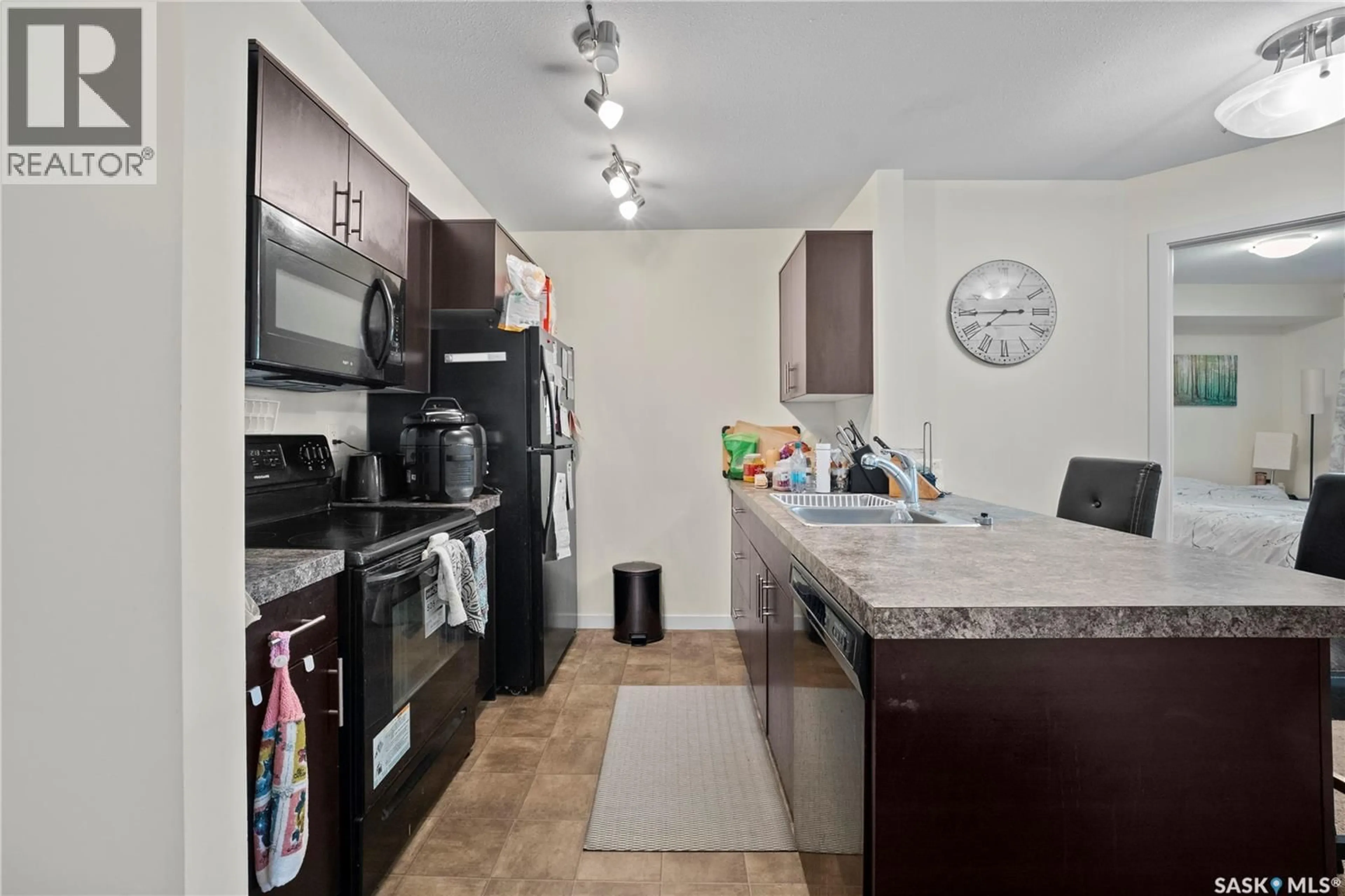 Standard kitchen, unknown for 5500 - 1203 MITCHINSON WAY, Regina Saskatchewan S4W0N9