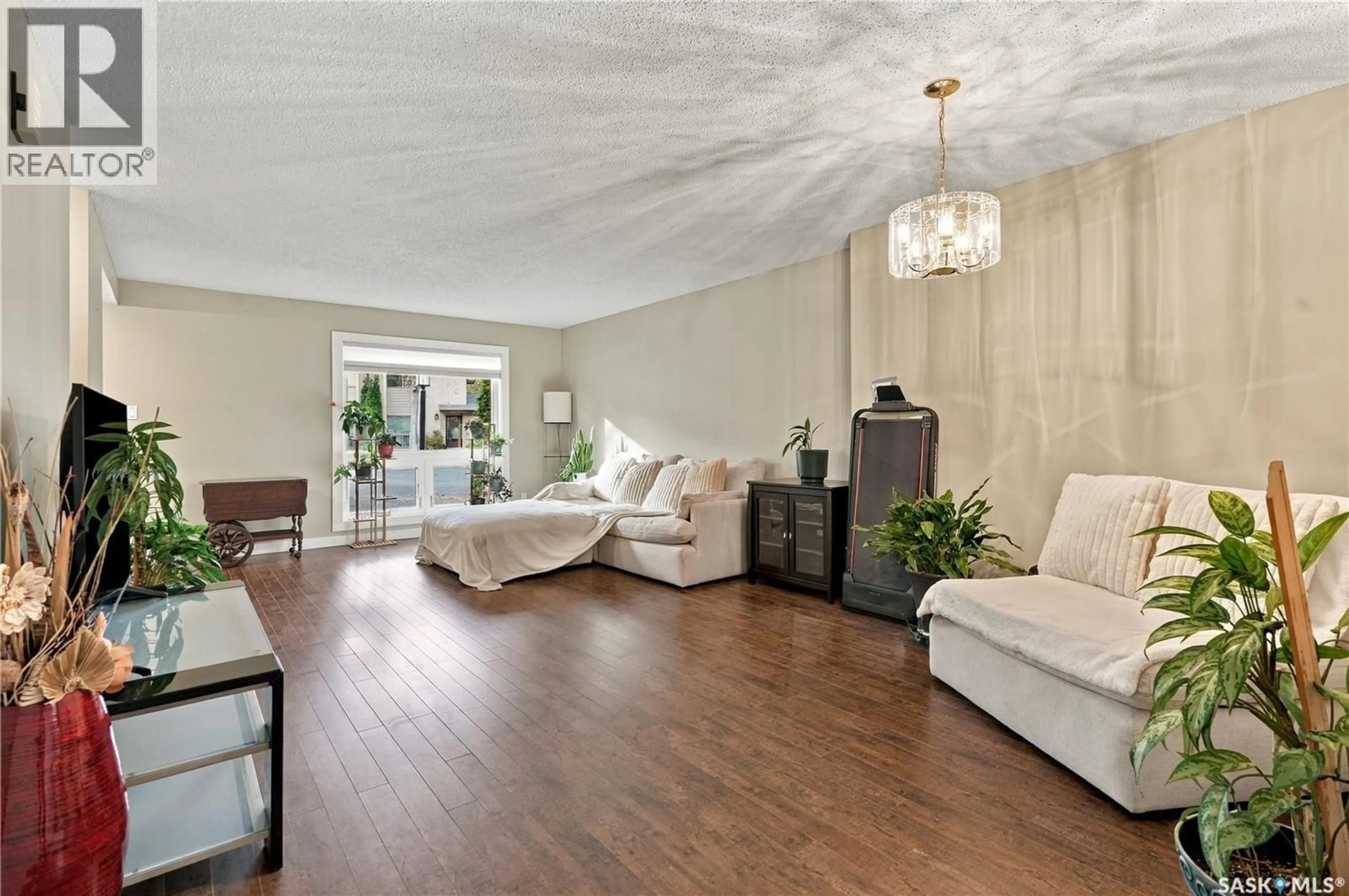 Living room with furniture, unknown for 15 PINEHOUSE DRIVE, Saskatoon Saskatchewan S7K5K2