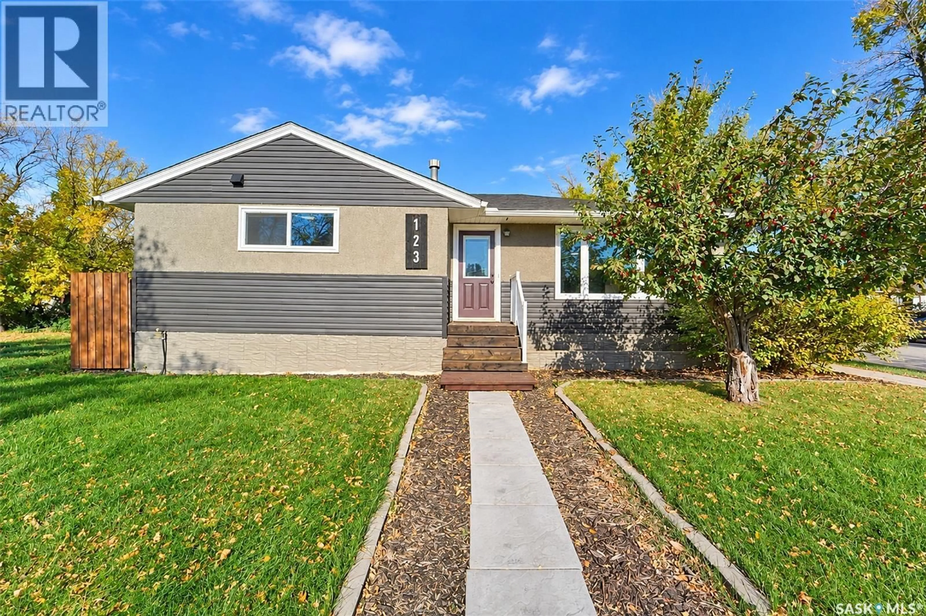 Home with vinyl exterior material, street for 123 2ND AVENUE, Rosetown Saskatchewan S0L2V0