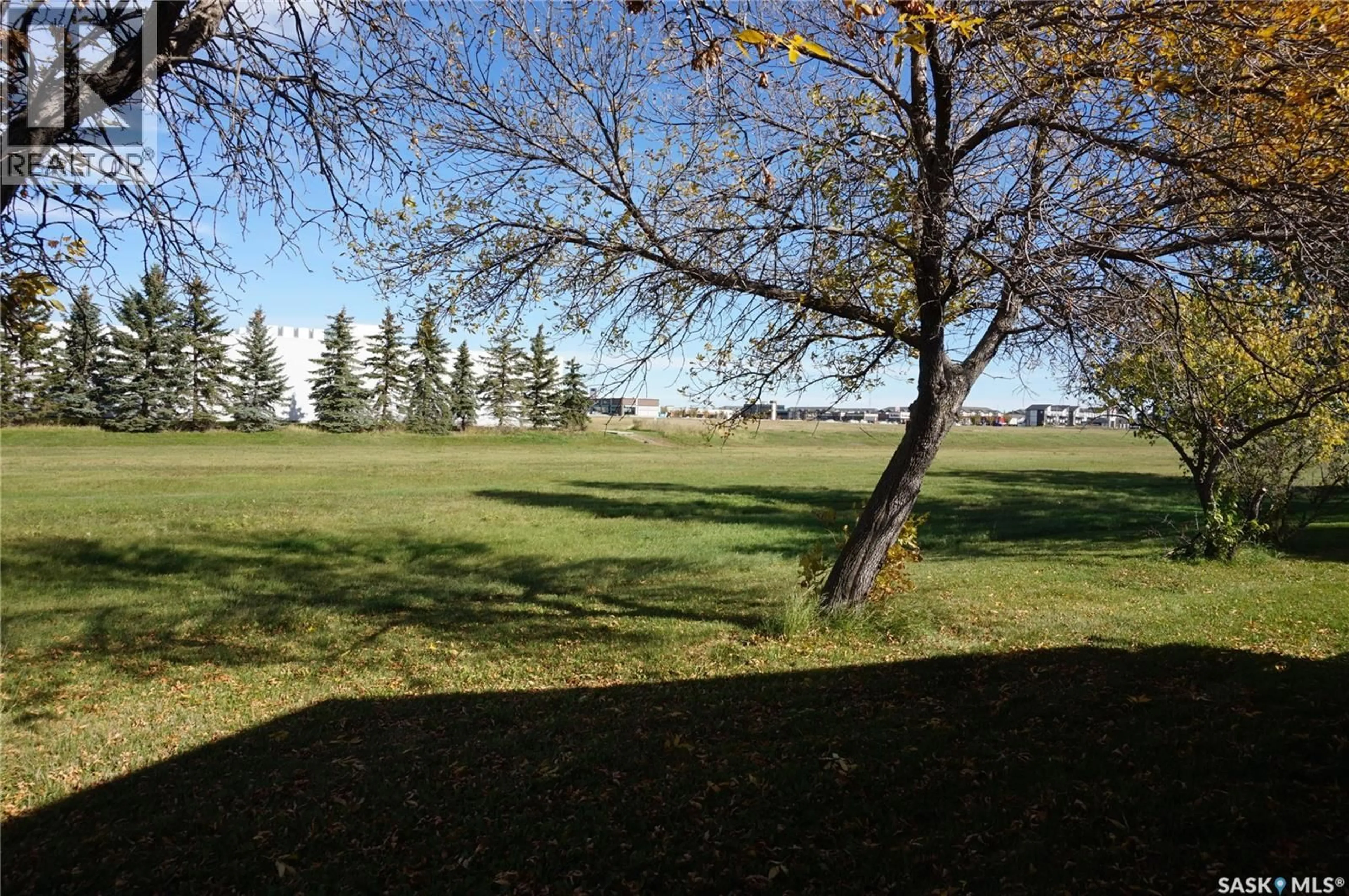 Patio, water/lake/river/ocean view for 139 TRIFUNOV CRESCENT, Regina Saskatchewan S4S7C8