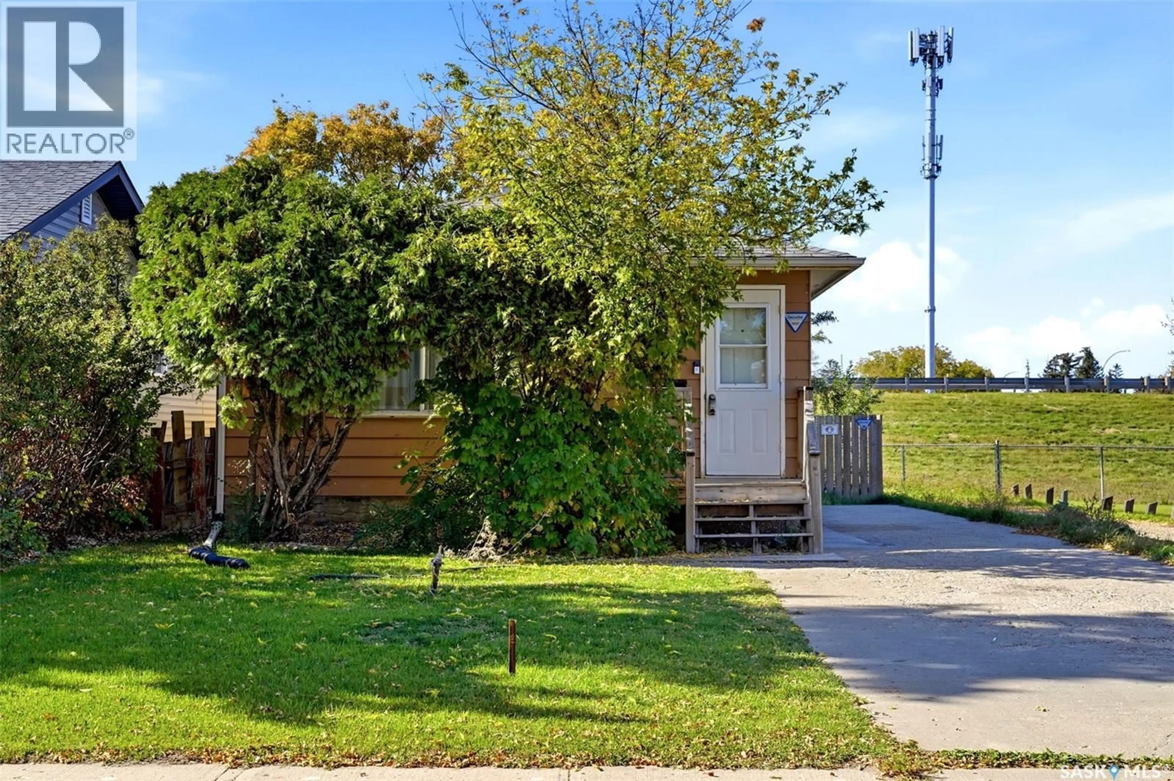 Unknown for 1502 GROSVENOR STREET, Regina Saskatchewan S4N4C6
