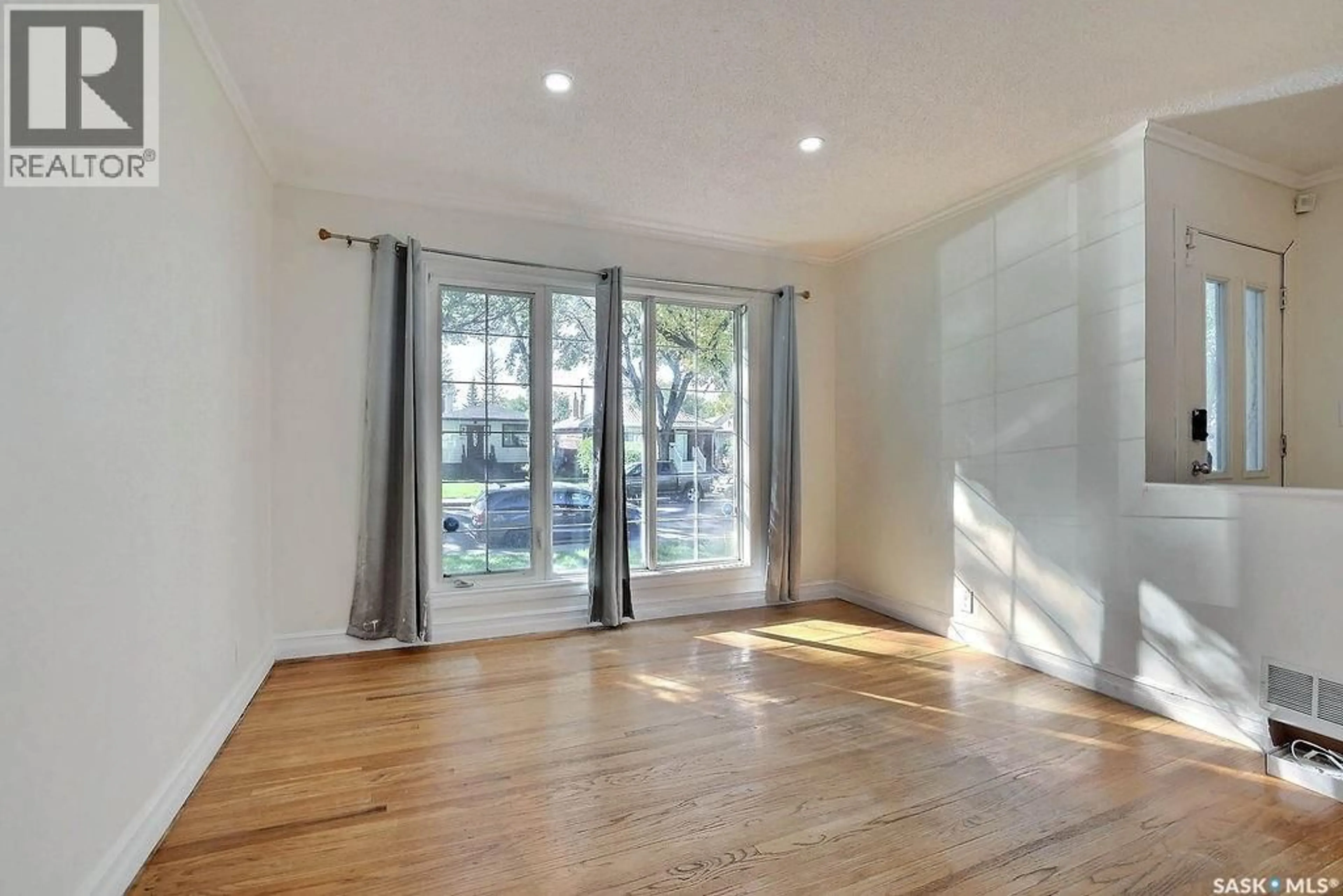 A pic of a room for 4816 8TH AVENUE, Regina Saskatchewan S4T0V9