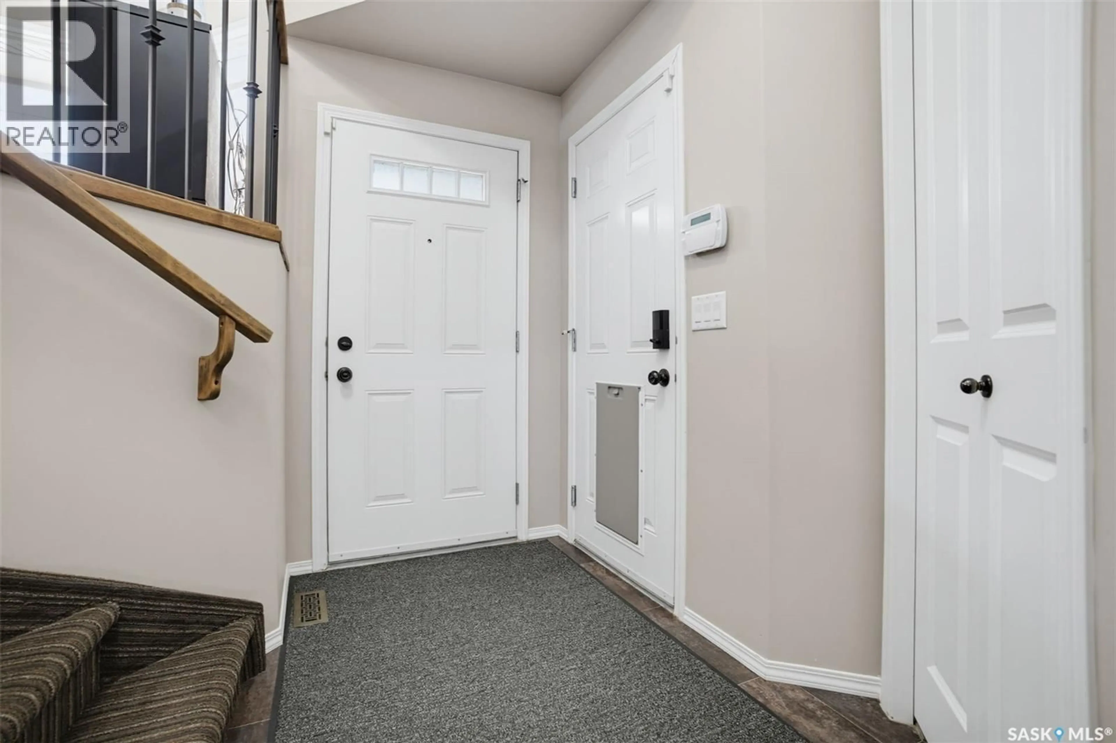 Indoor entryway for 311 BLACKSTOCK COVE, Saskatoon Saskatchewan S7T0H3