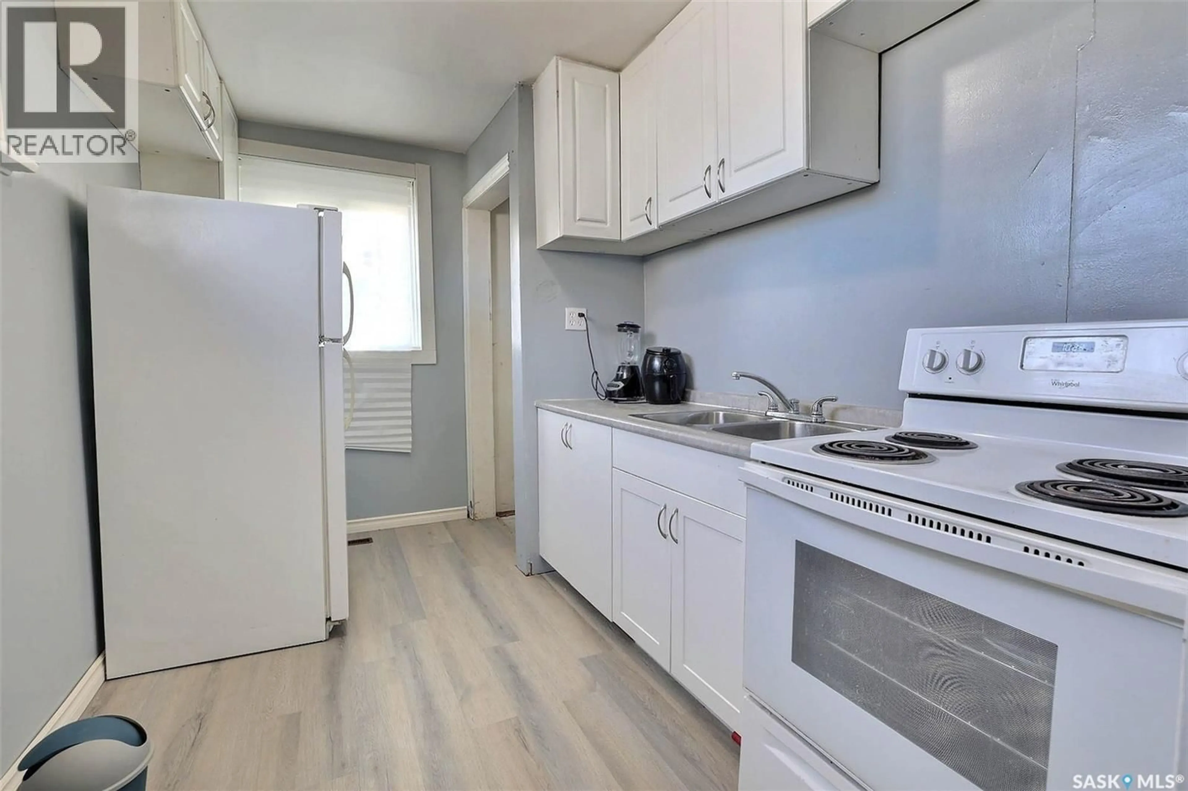 Standard kitchen, unknown for 1615 OTTAWA STREET, Regina Saskatchewan S4P1P1