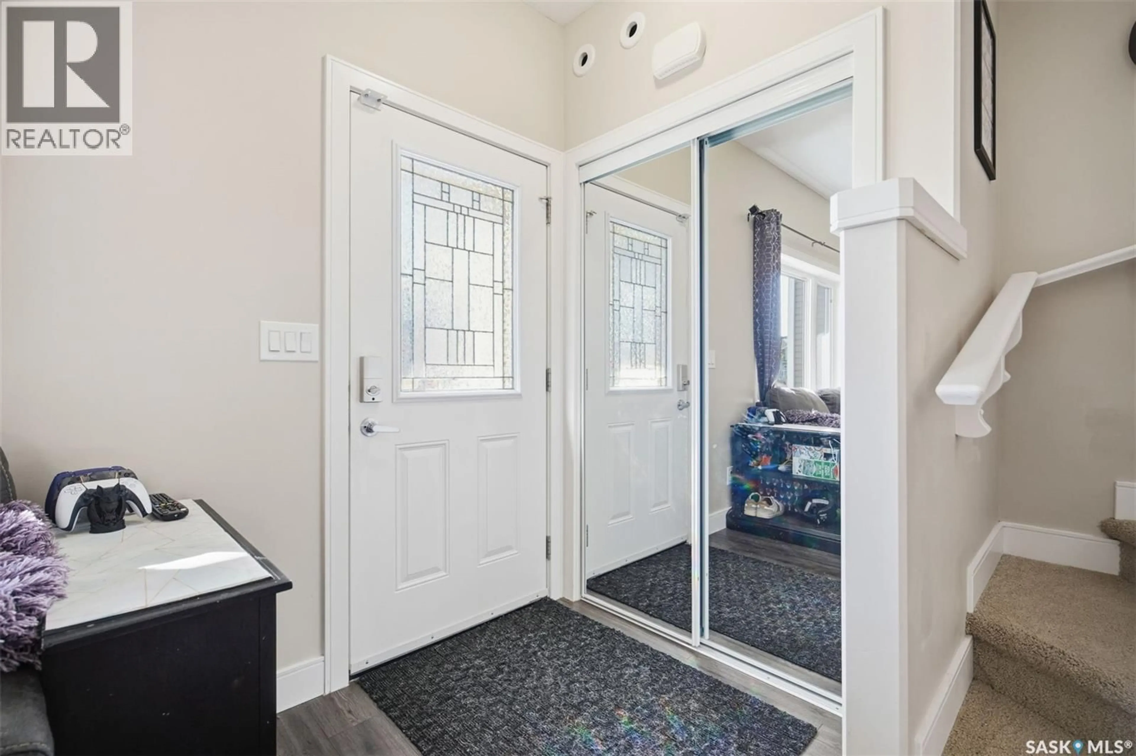 Indoor entryway for 1005 PARR HILL DRIVE, Martensville Saskatchewan S0K2T1