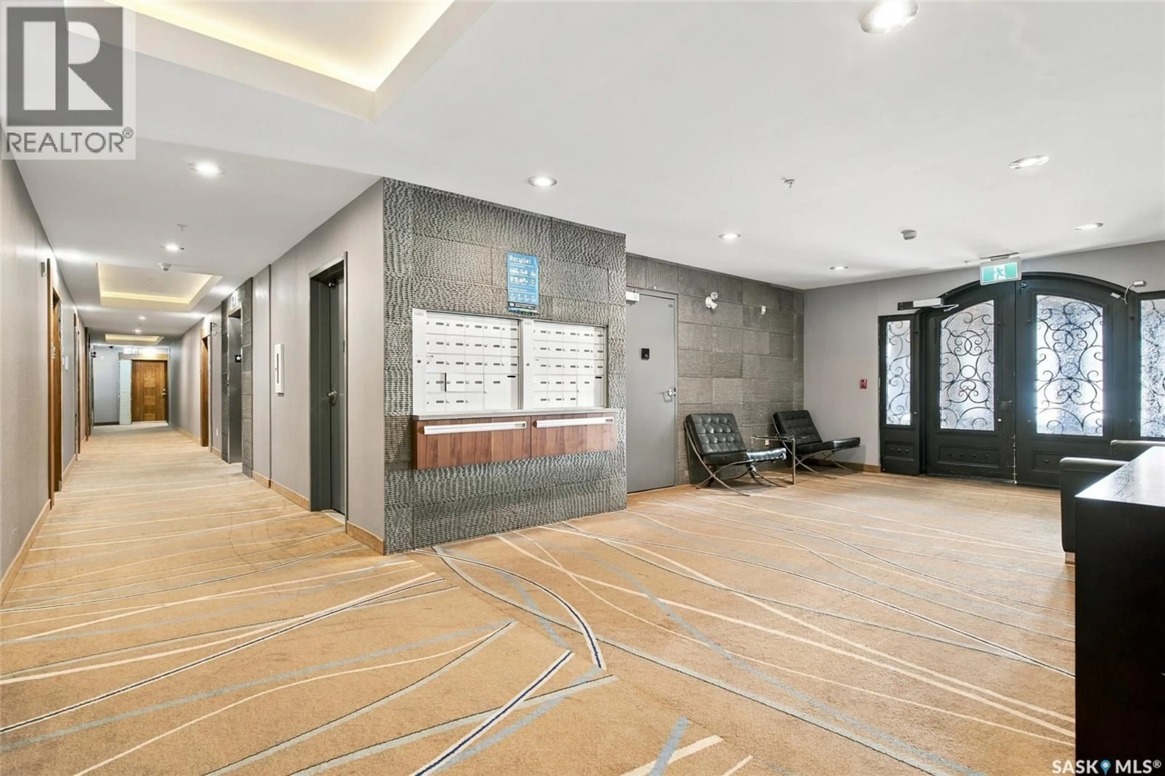 Indoor foyer for 120 - 212 PHELPS WAY, Saskatoon Saskatchewan S7K0K4