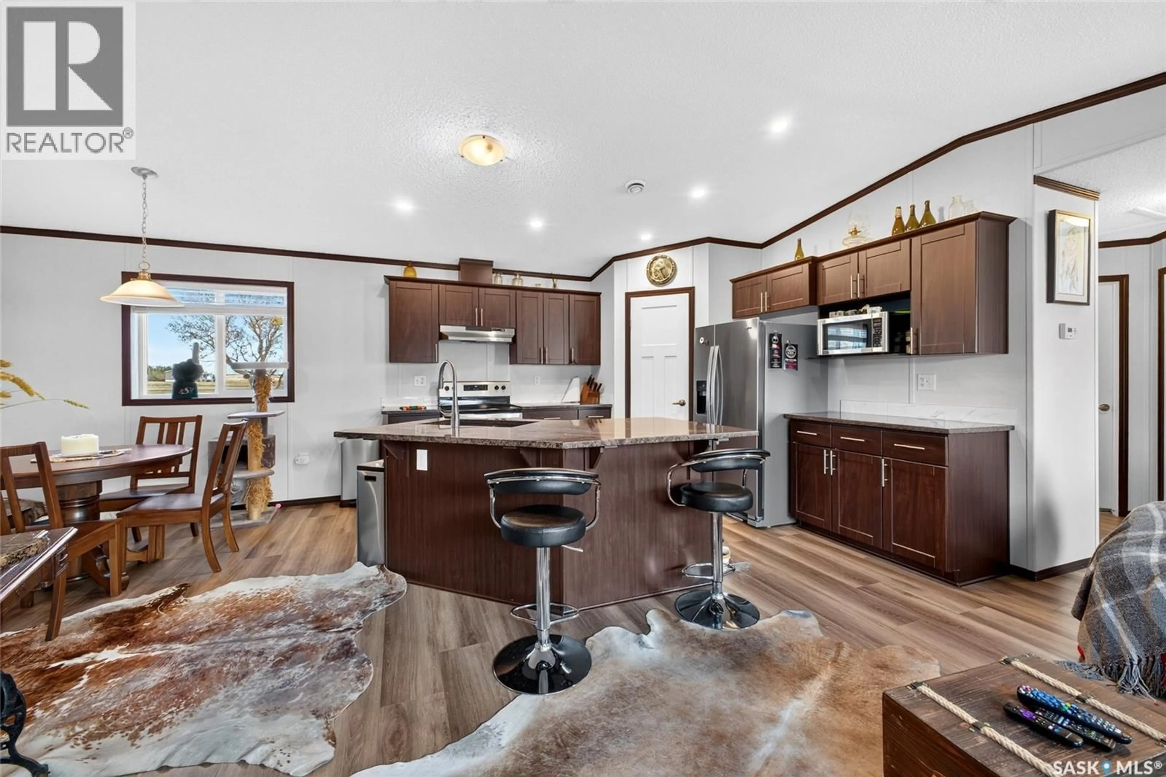 Open concept kitchen, unknown for 37436 RR 3032, Aberdeen No 373 Saskatchewan S0K0A0