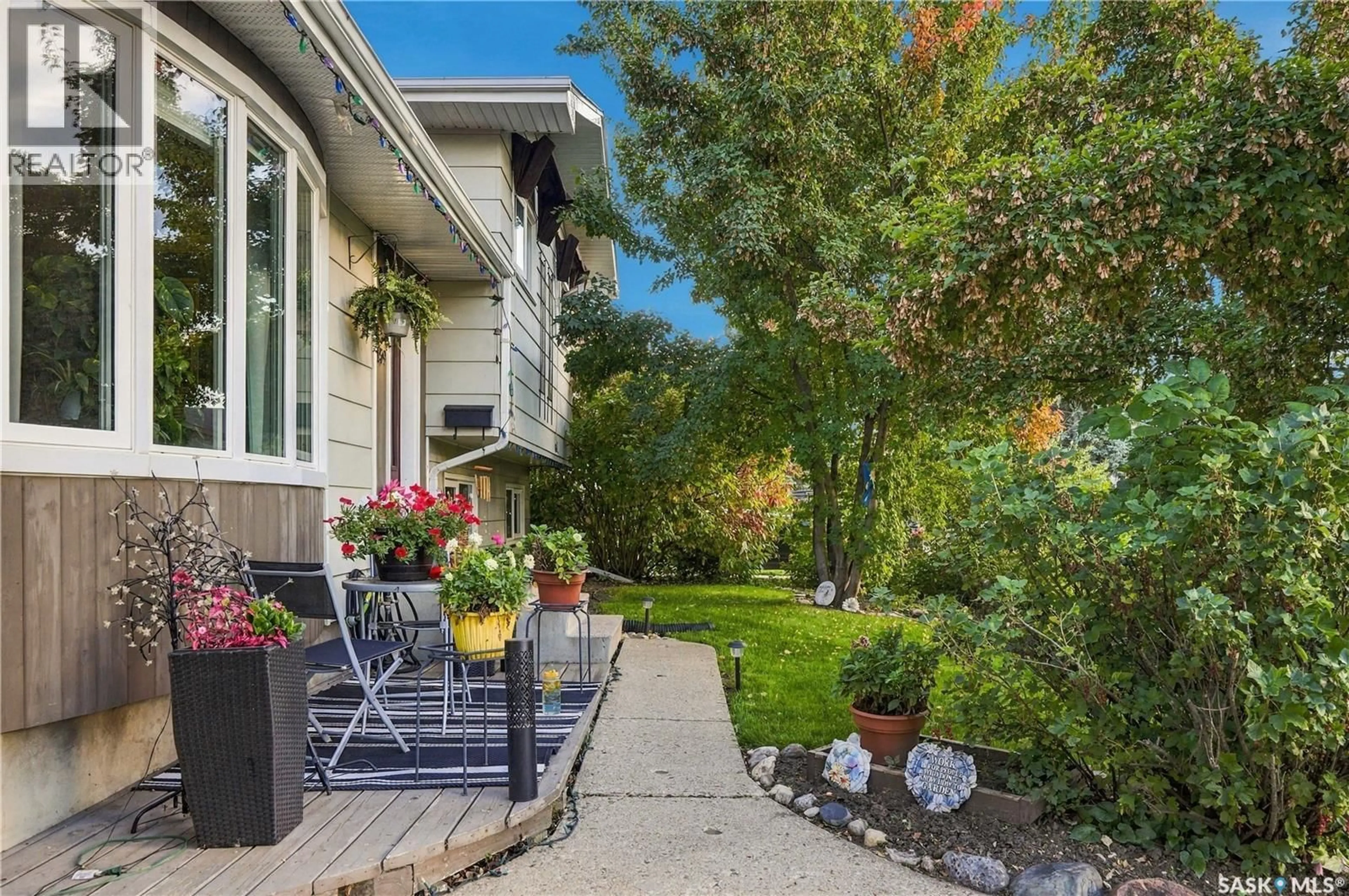Patio, street for 159 CYPRESS COURT, Saskatoon Saskatchewan S7K5C3