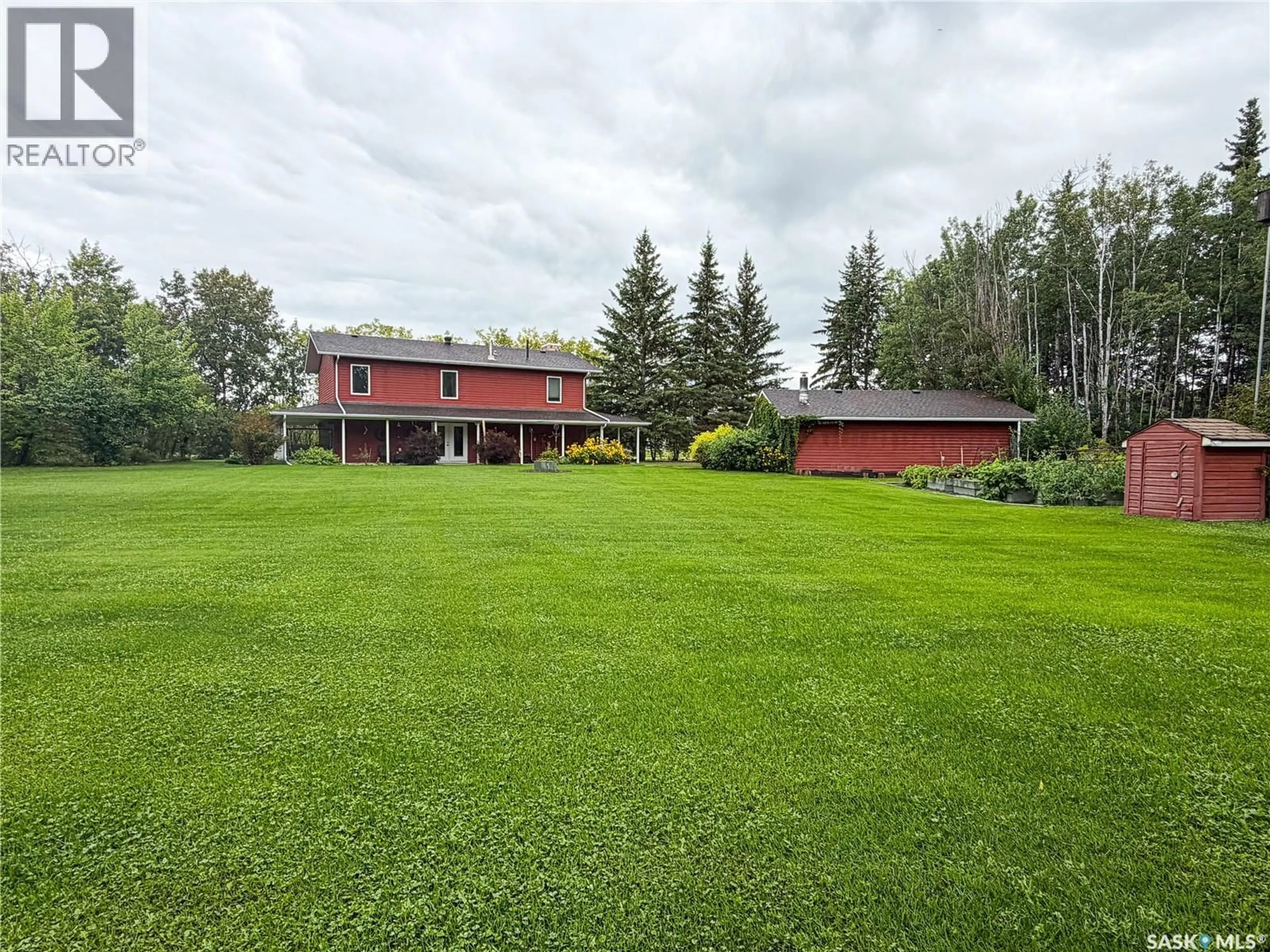 A pic from outside/outdoor area/front of a property/back of a property/a pic from drone, unknown for 101 2ND AVENUE, Pierceland Saskatchewan S0M2K0