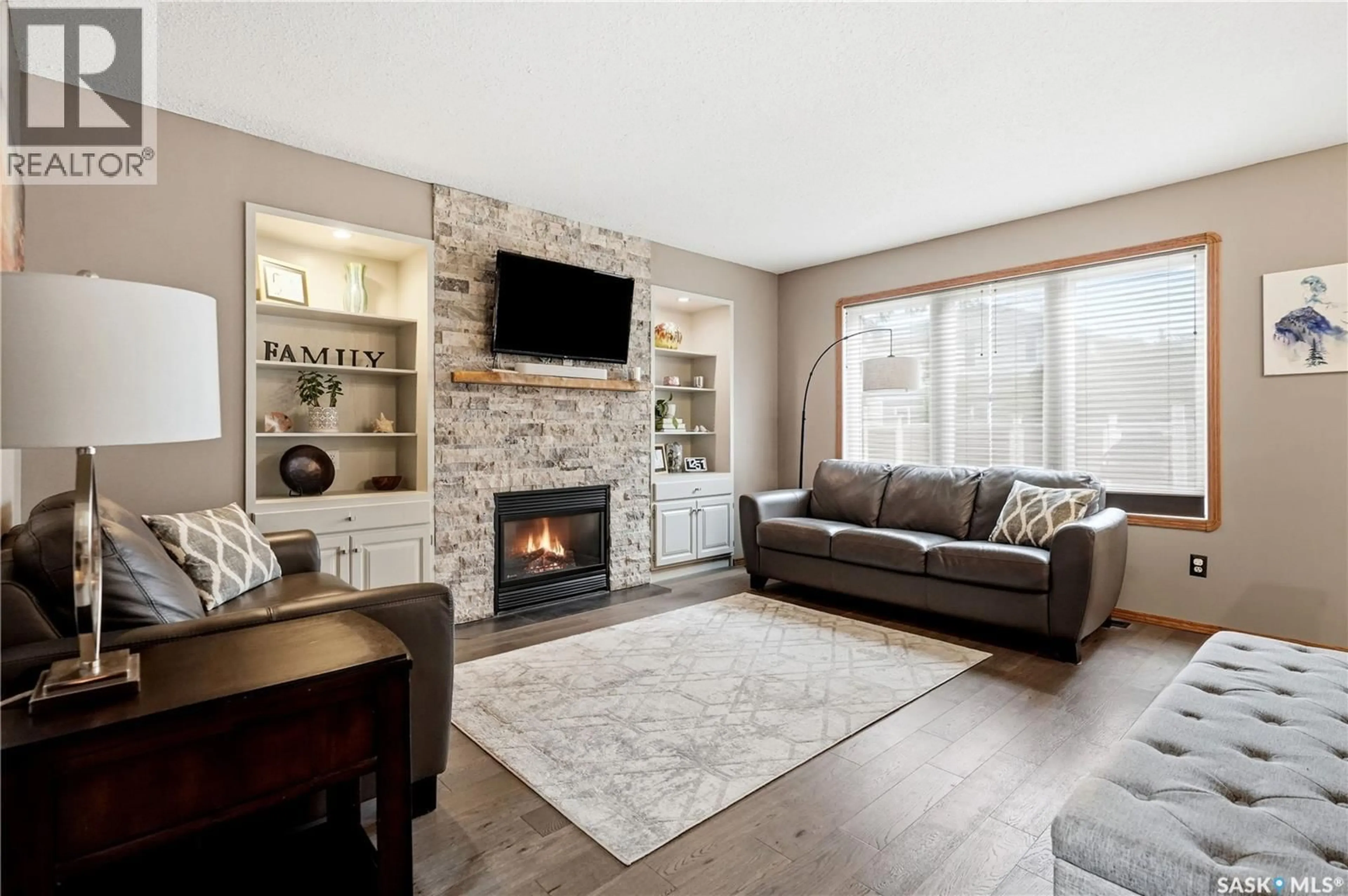 Living room with furniture, unknown for 3360 DEITER BAY, Regina Saskatchewan S4V2V9