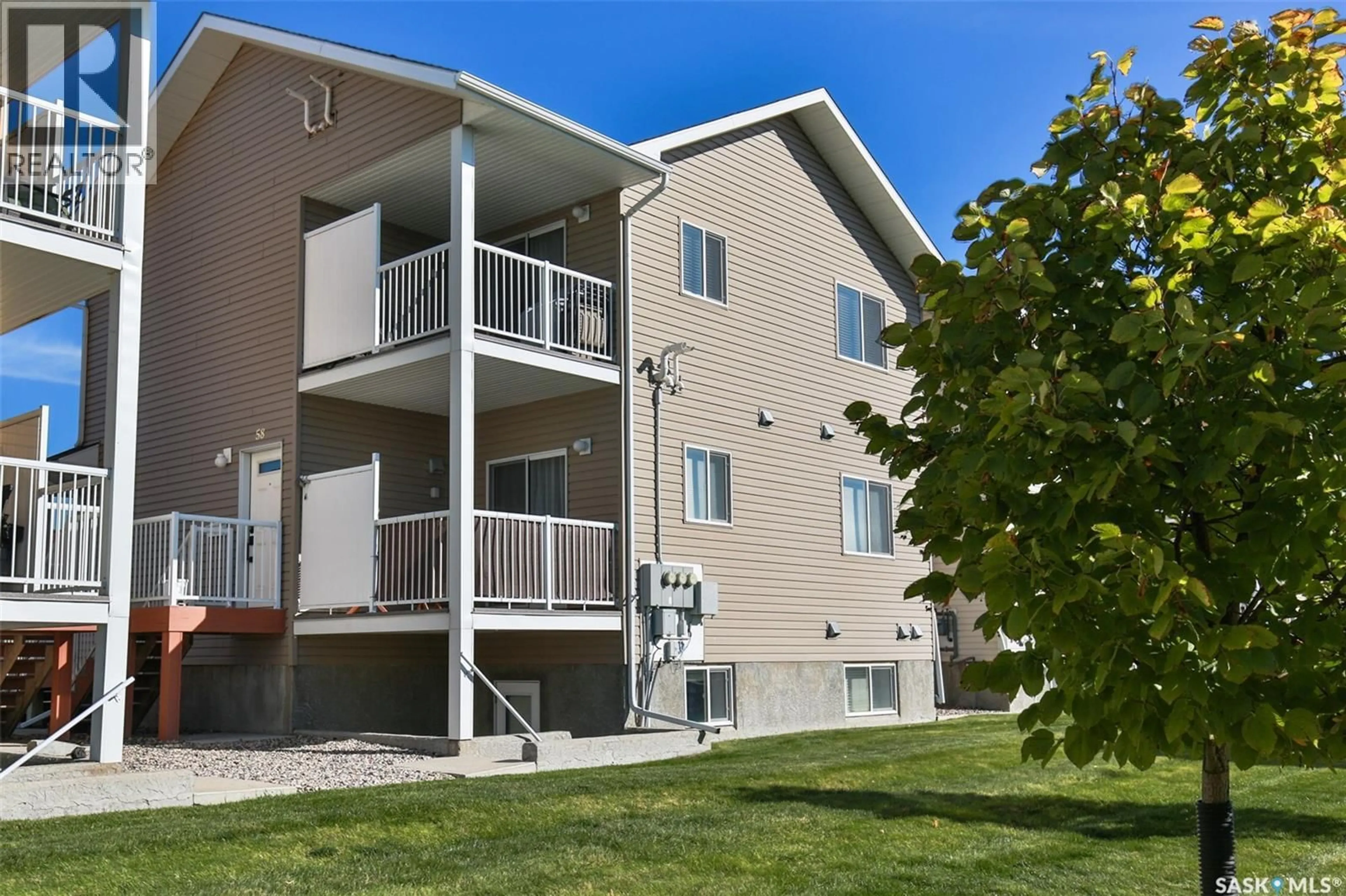 Patio, unknown for 5004 - 60 JAMES HILL ROAD, Regina Saskatchewan S4W0E8