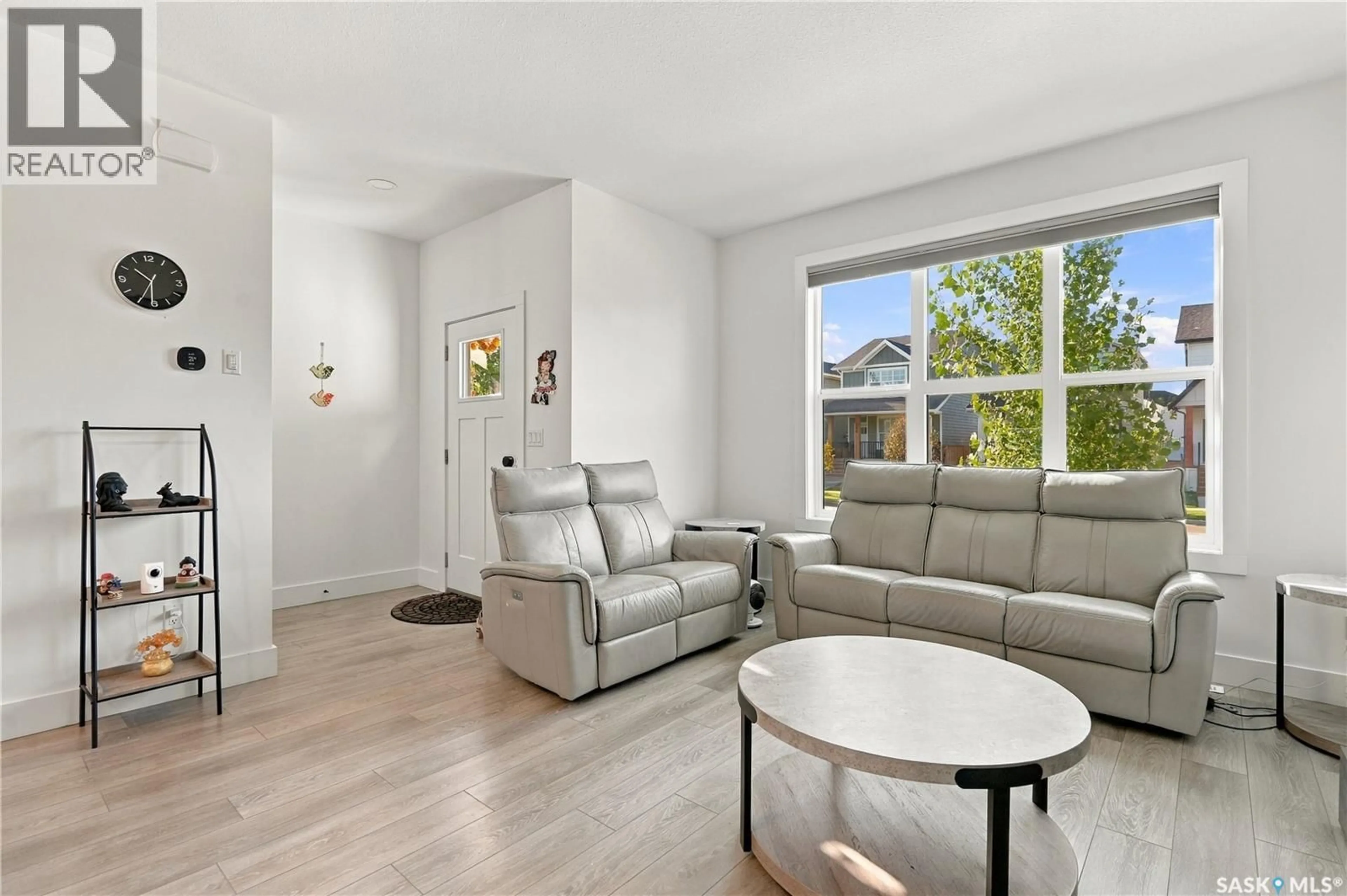 Living room with furniture, unknown for 185 ROSEWOOD BOULEVARD, Saskatoon Saskatchewan S7V0X2