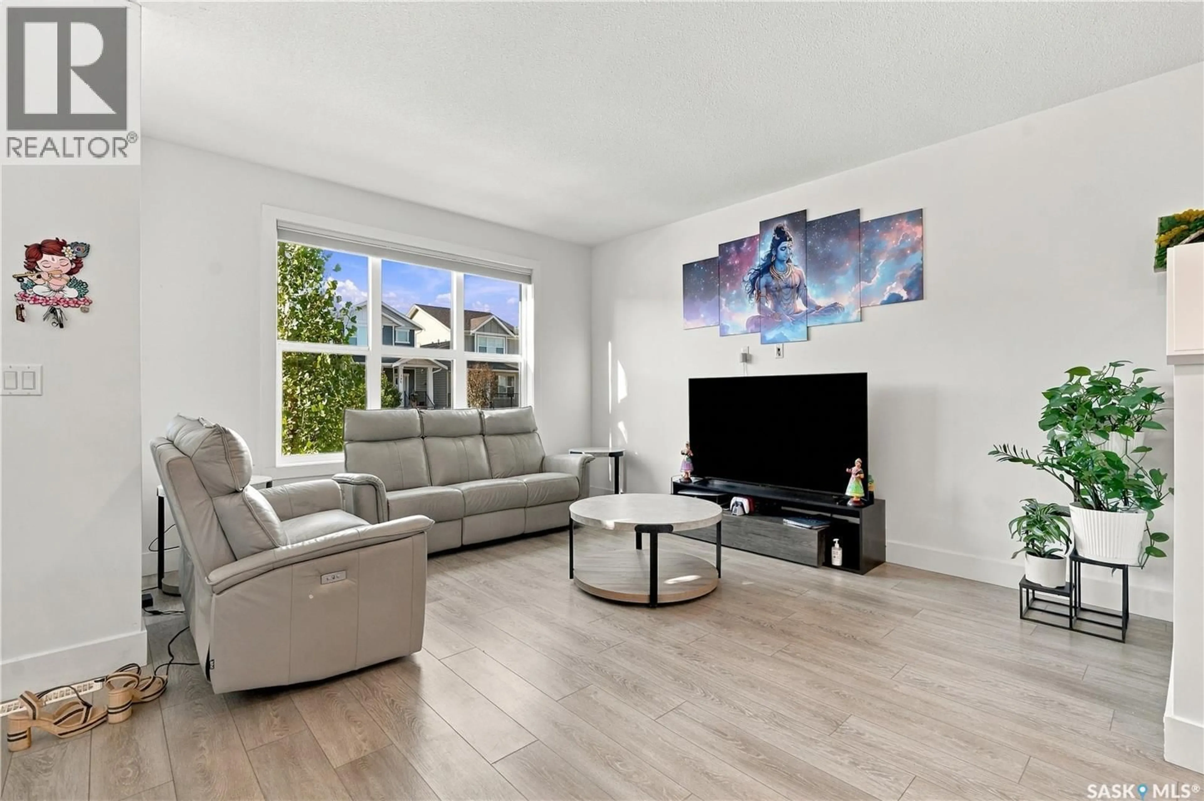 Living room with furniture, unknown for 185 ROSEWOOD BOULEVARD, Saskatoon Saskatchewan S7V0X2