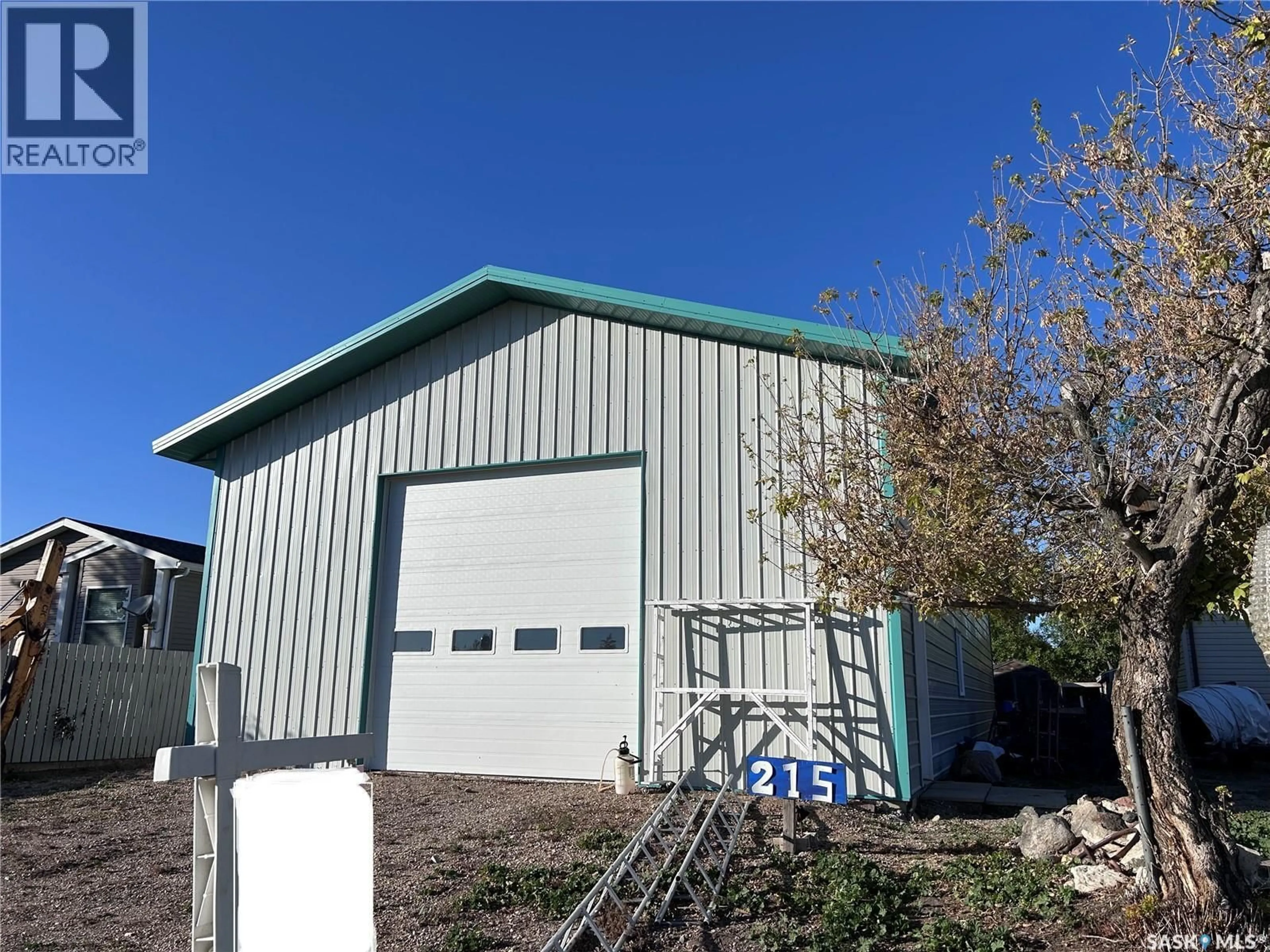 Shed for 207 1ST STREET, North Portal Saskatchewan S0C1W0