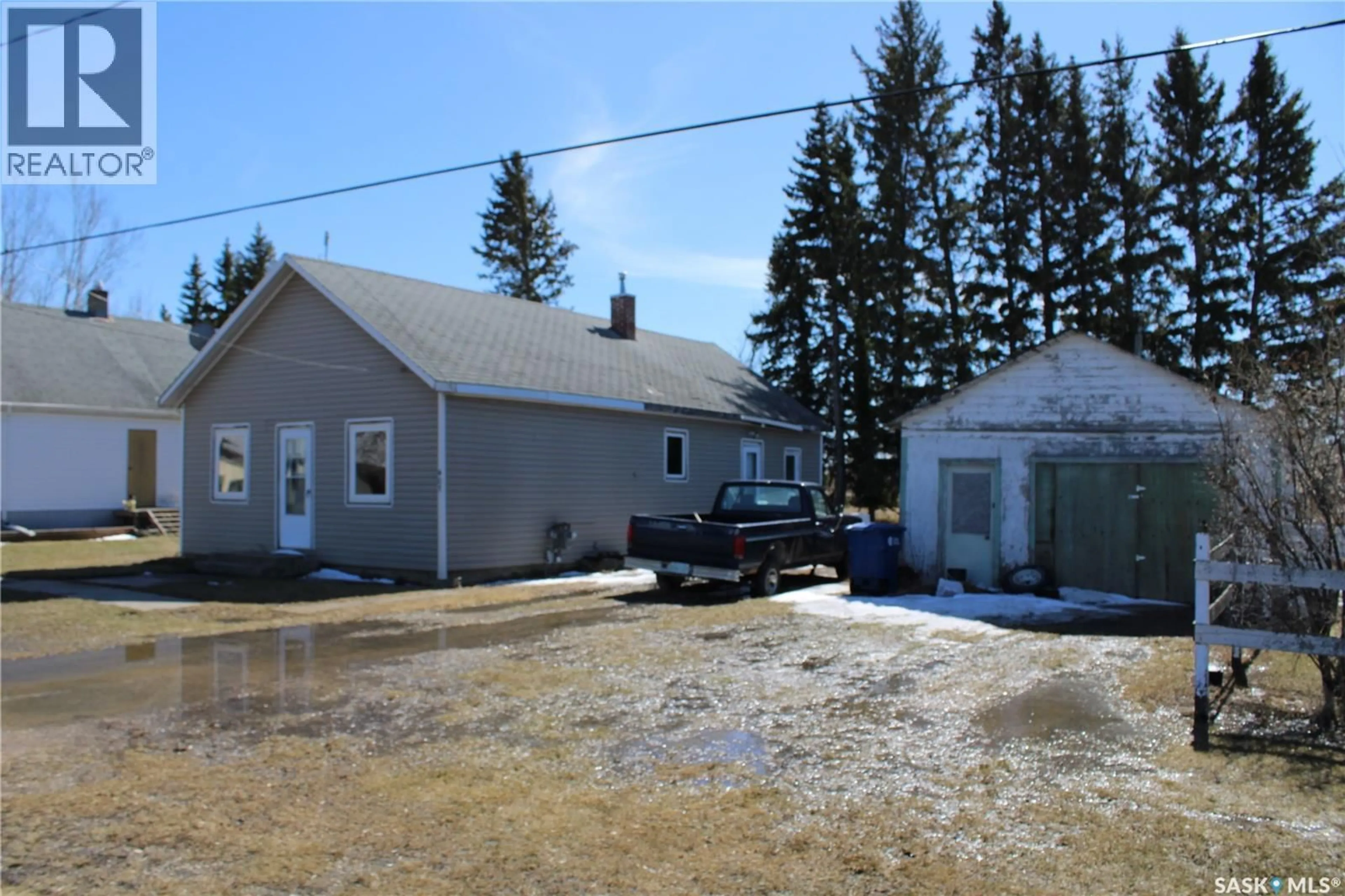 A pic from outside/outdoor area/front of a property/back of a property/a pic from drone, unknown for 407 1ST AVENUE, Gerald Saskatchewan S0A1B0
