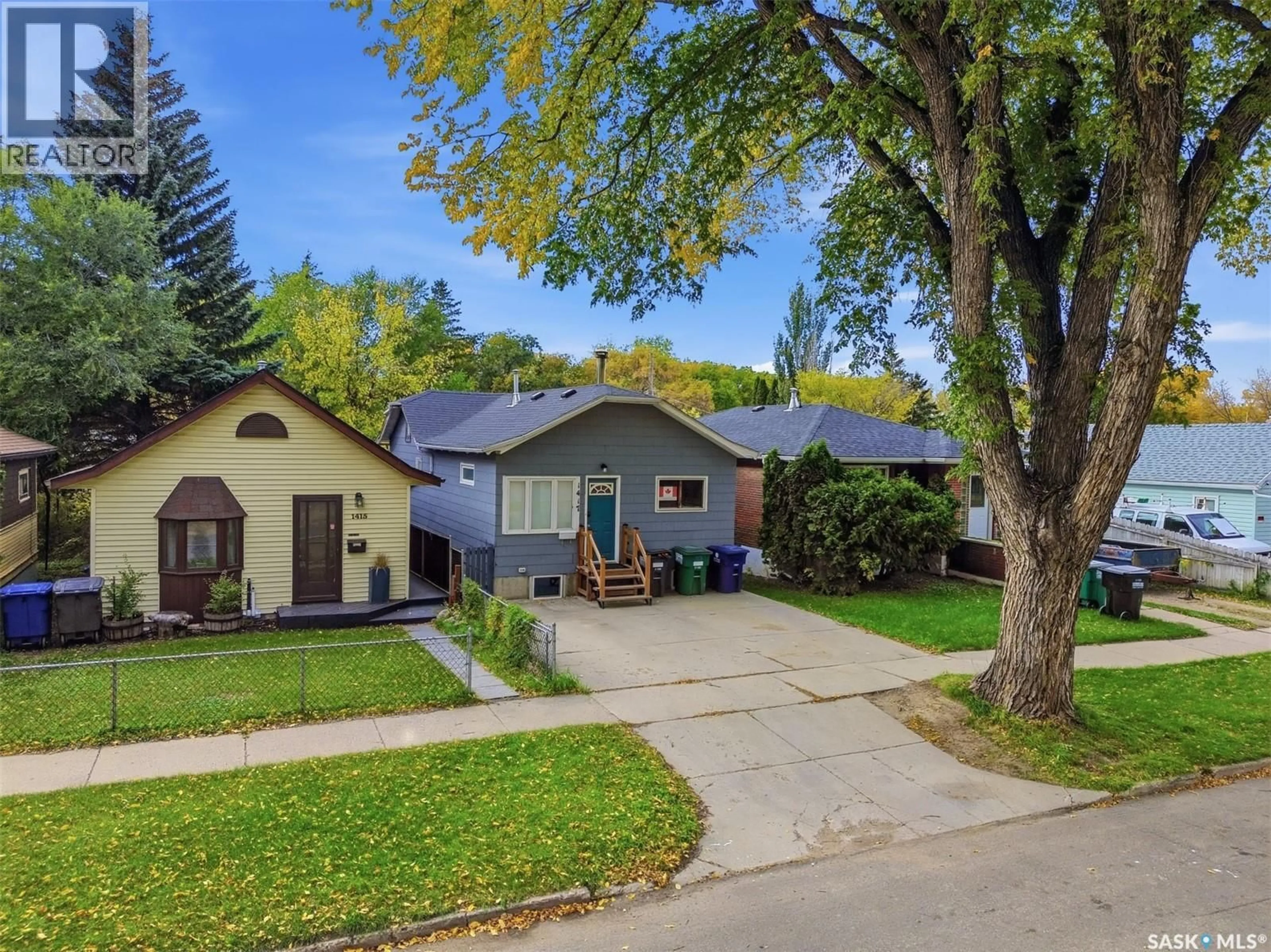 A pic from outside/outdoor area/front of a property/back of a property/a pic from drone, street for 1417 G AVENUE, Saskatoon Saskatchewan S7L2A8