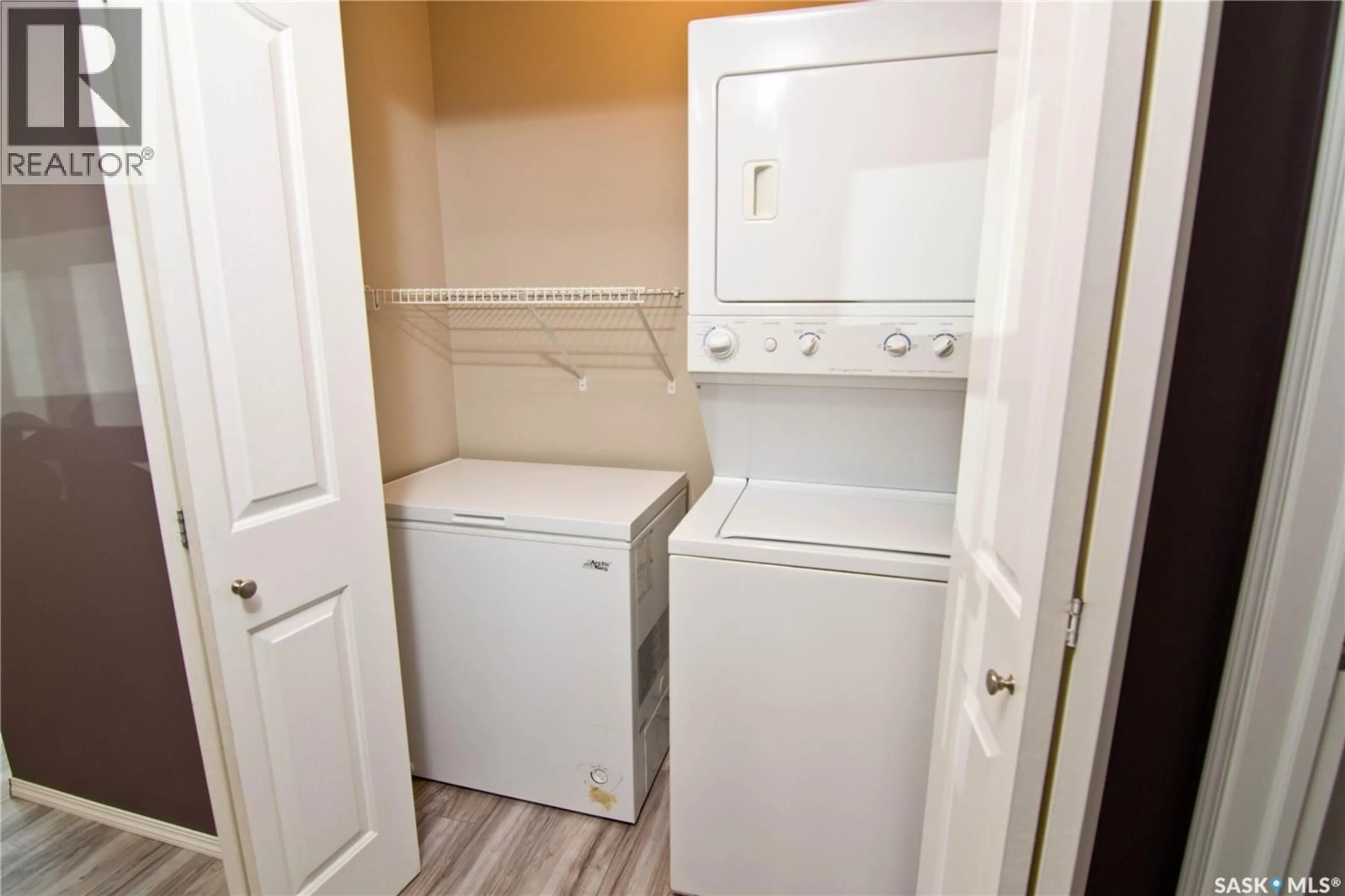 Laundry room for 1049 BIRCHWOOD PLACE, Regina Saskatchewan S4S7L1