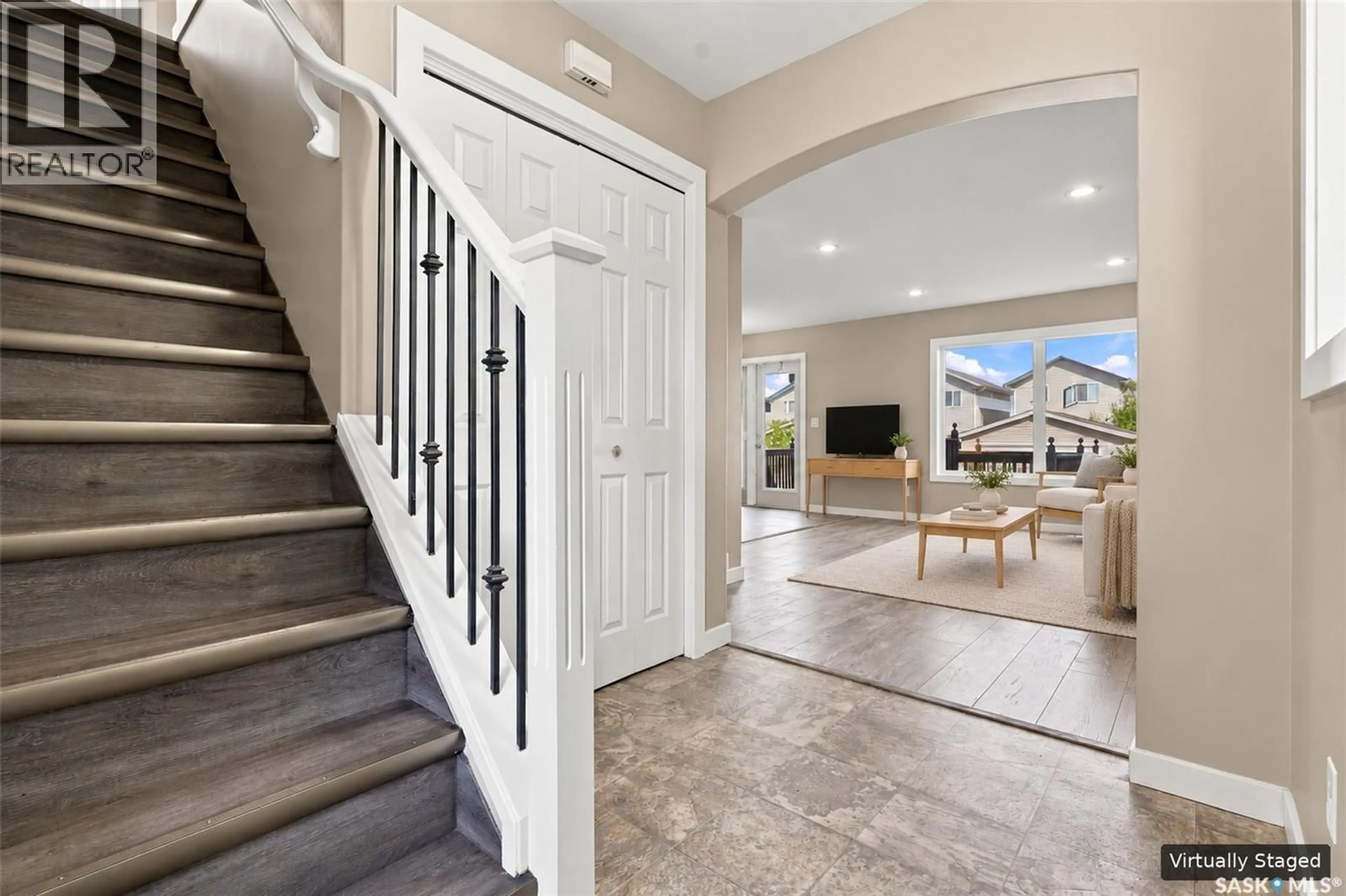 Indoor entryway for 255 MCBETH CRESCENT, Saskatoon Saskatchewan S7T0L6