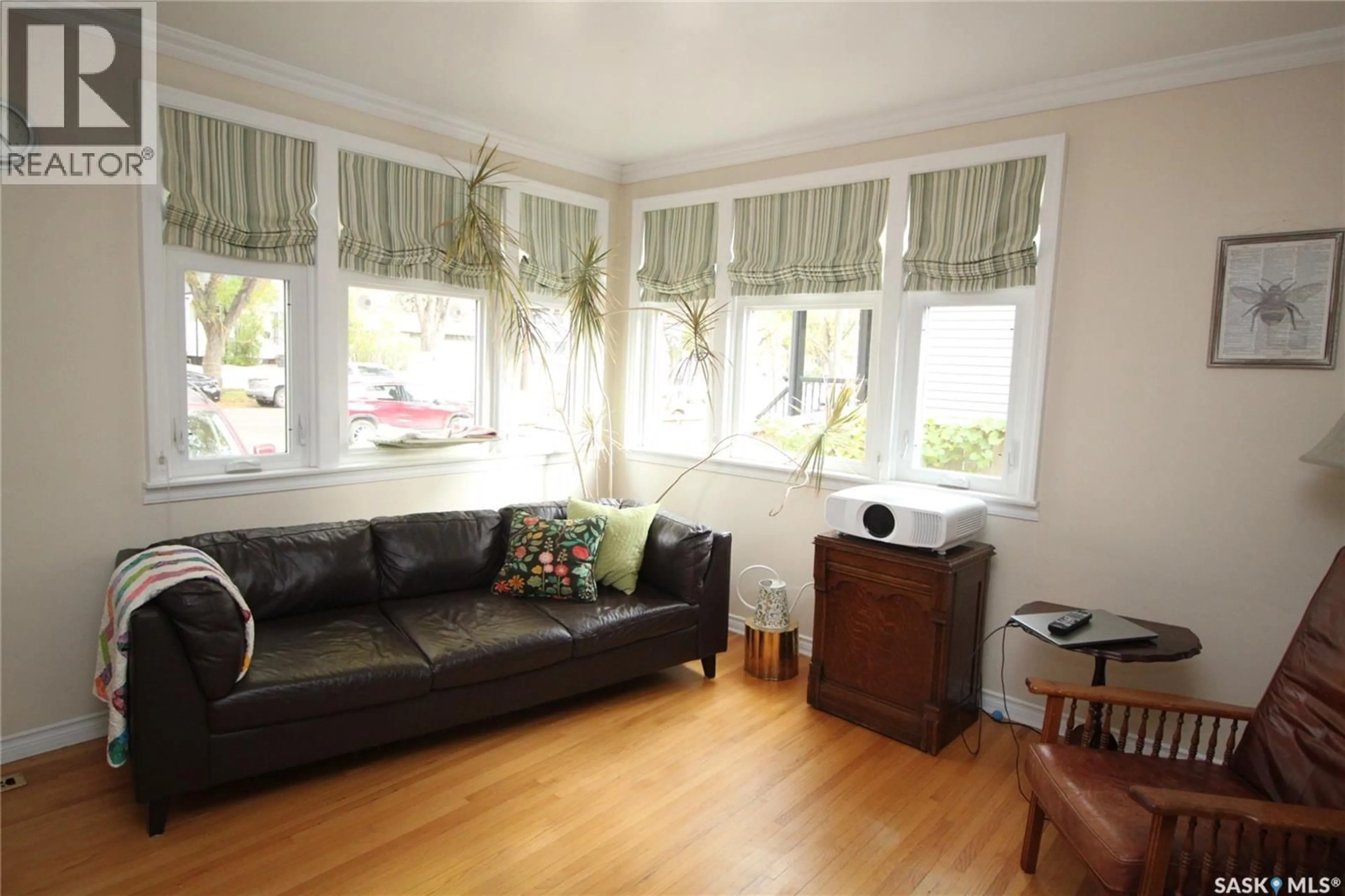 Living room with furniture, unknown for 1015 H AVENUE, Saskatoon Saskatchewan S7L2C7