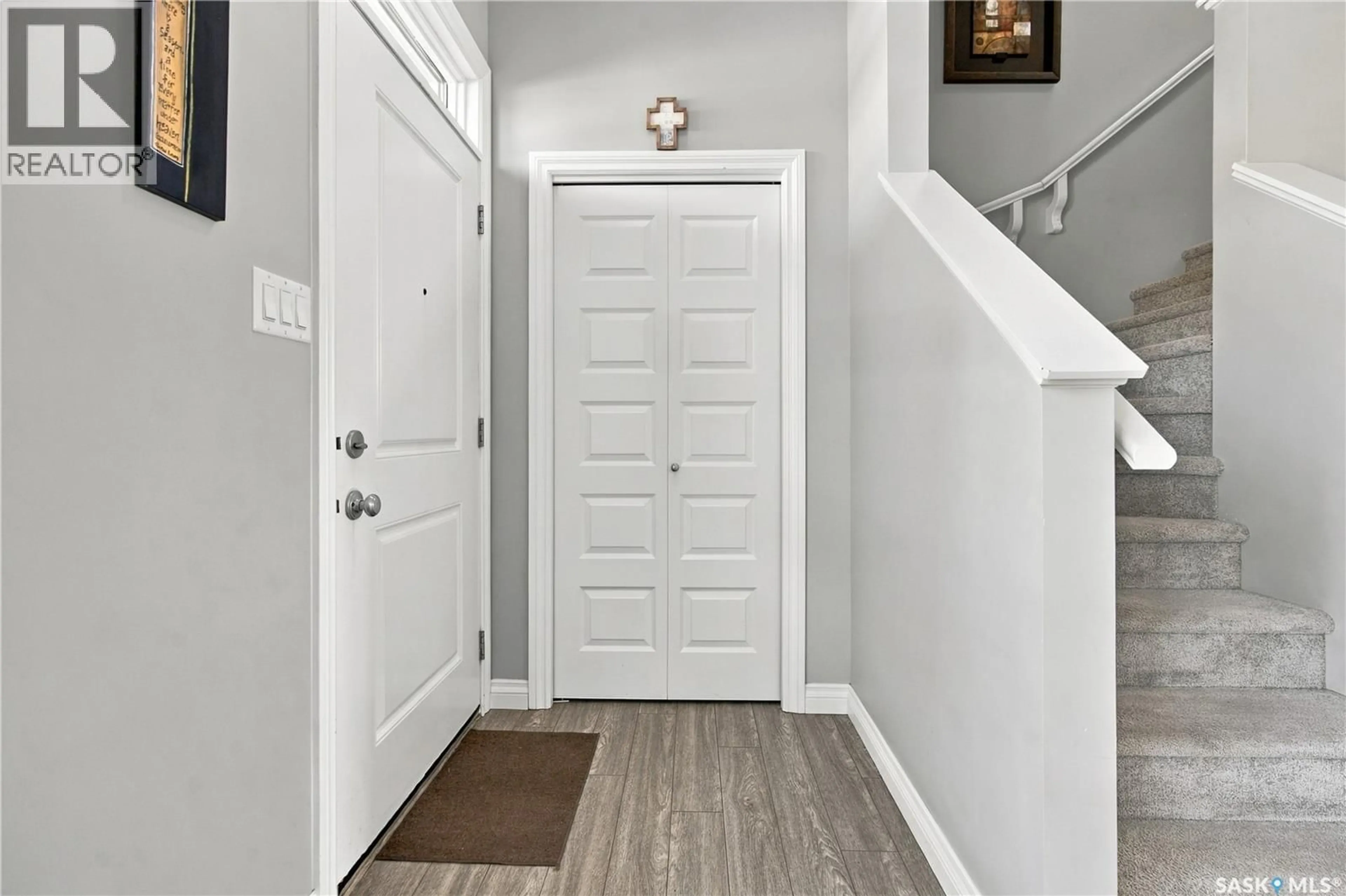 Indoor entryway for 4665 ALBULET DRIVE, Regina Saskatchewan S4W0R3