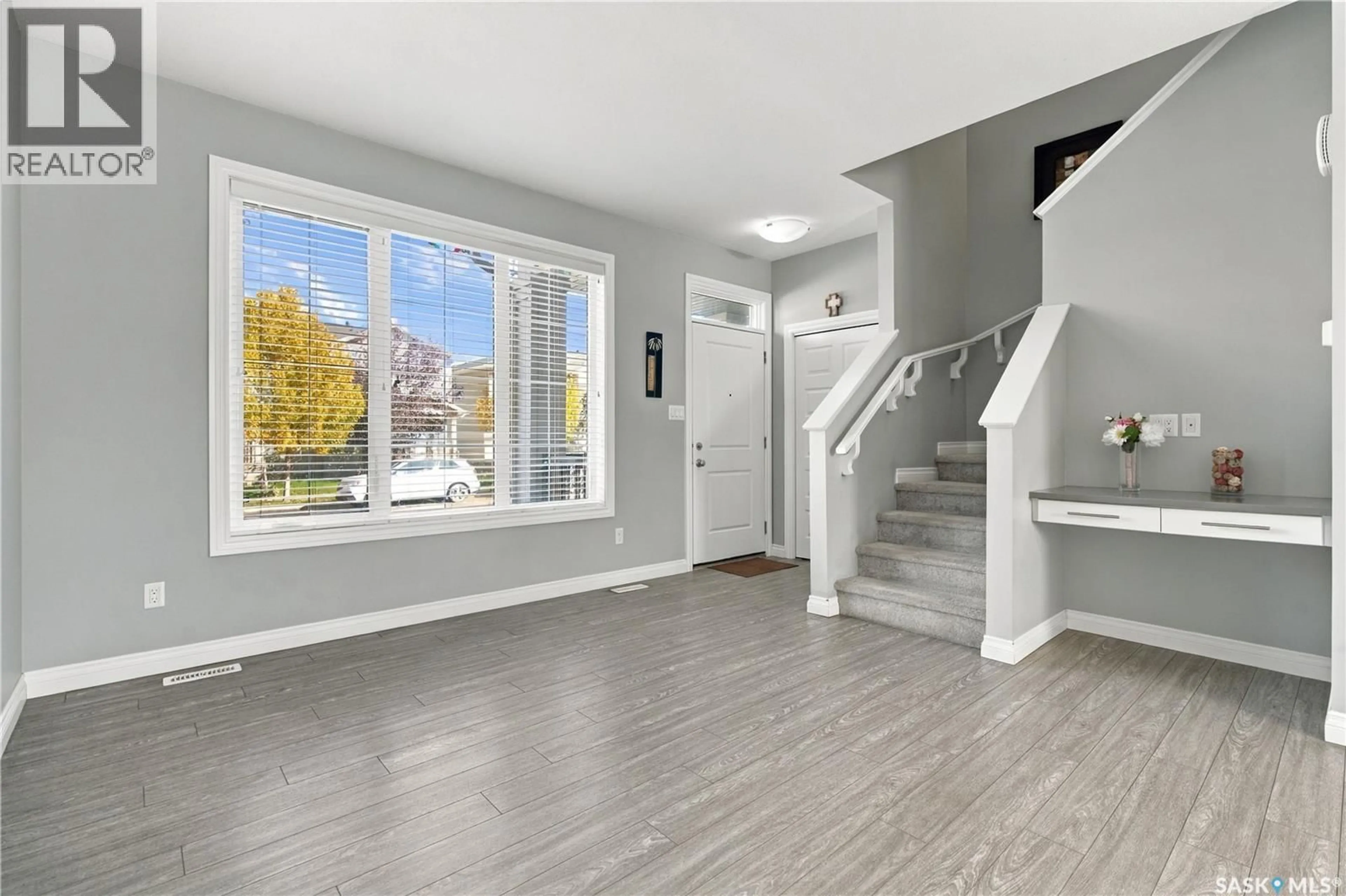 Indoor entryway for 4665 ALBULET DRIVE, Regina Saskatchewan S4W0R3