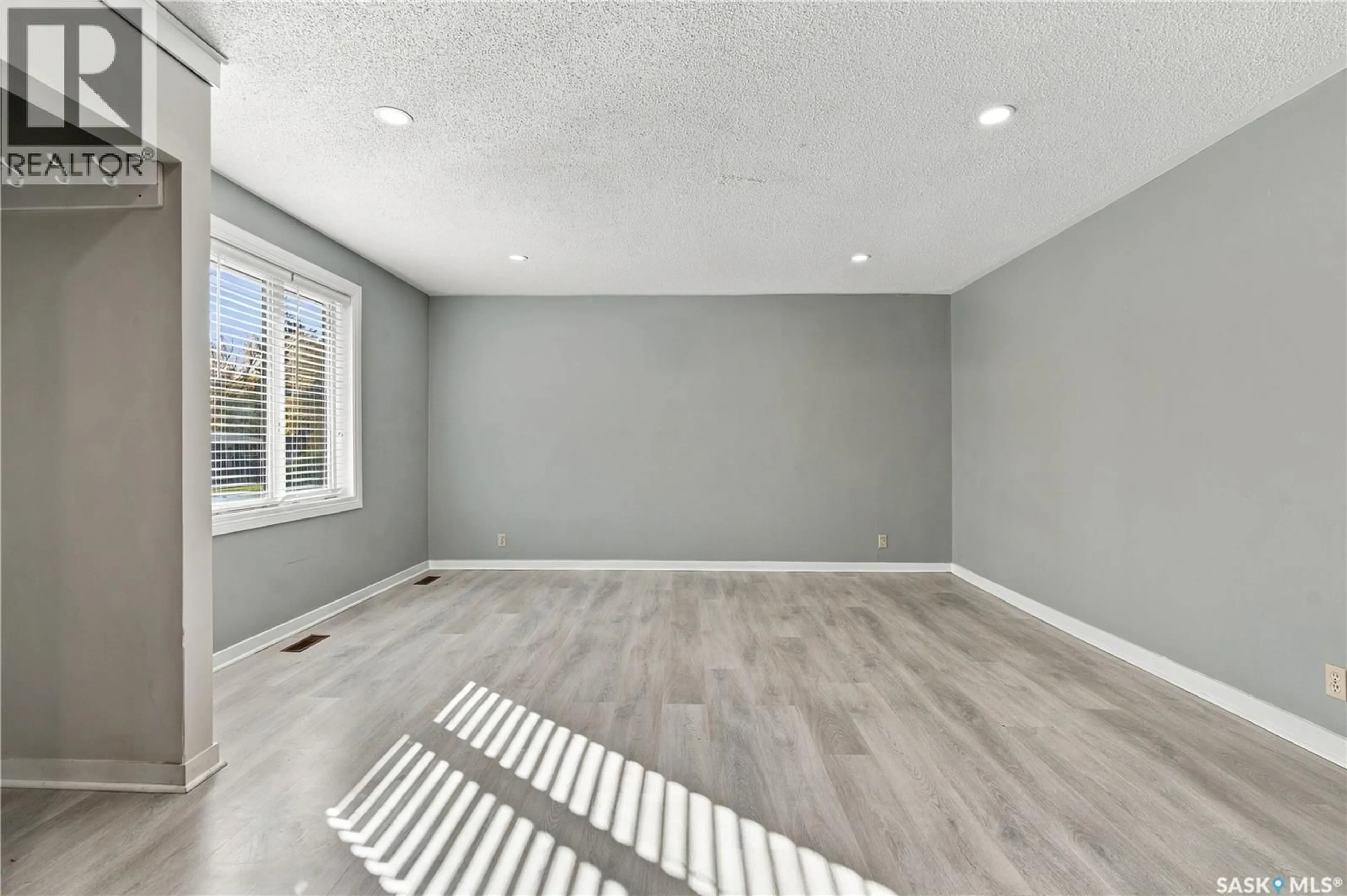 A pic of a room for E - 328 COLLEGE AVENUE, Regina Saskatchewan S4N0V8