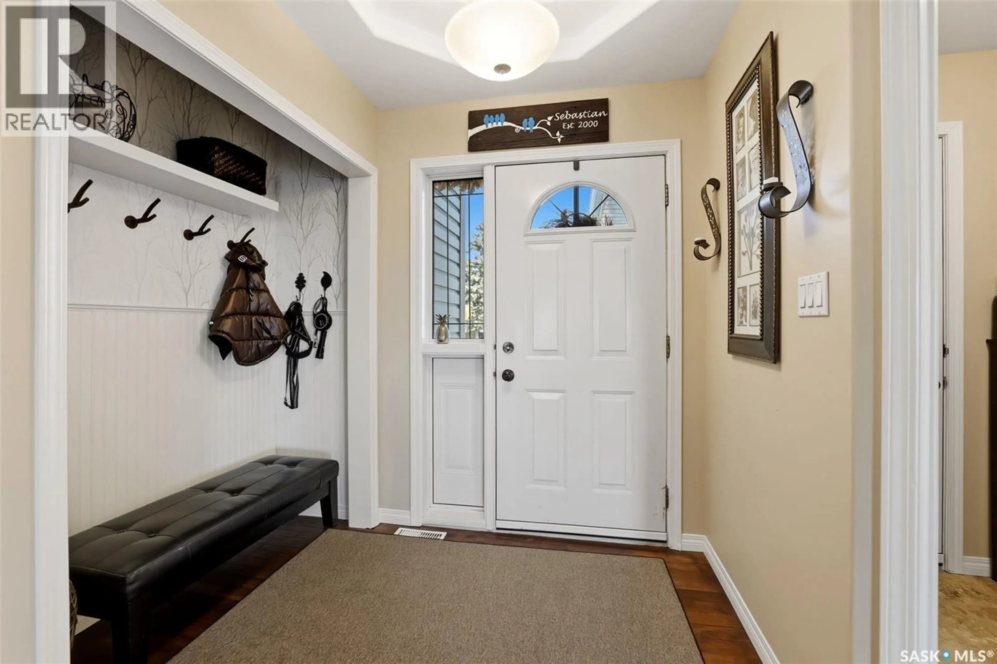 Indoor entryway for 124 2ND AVENUE, Montmartre Saskatchewan S0G3M0