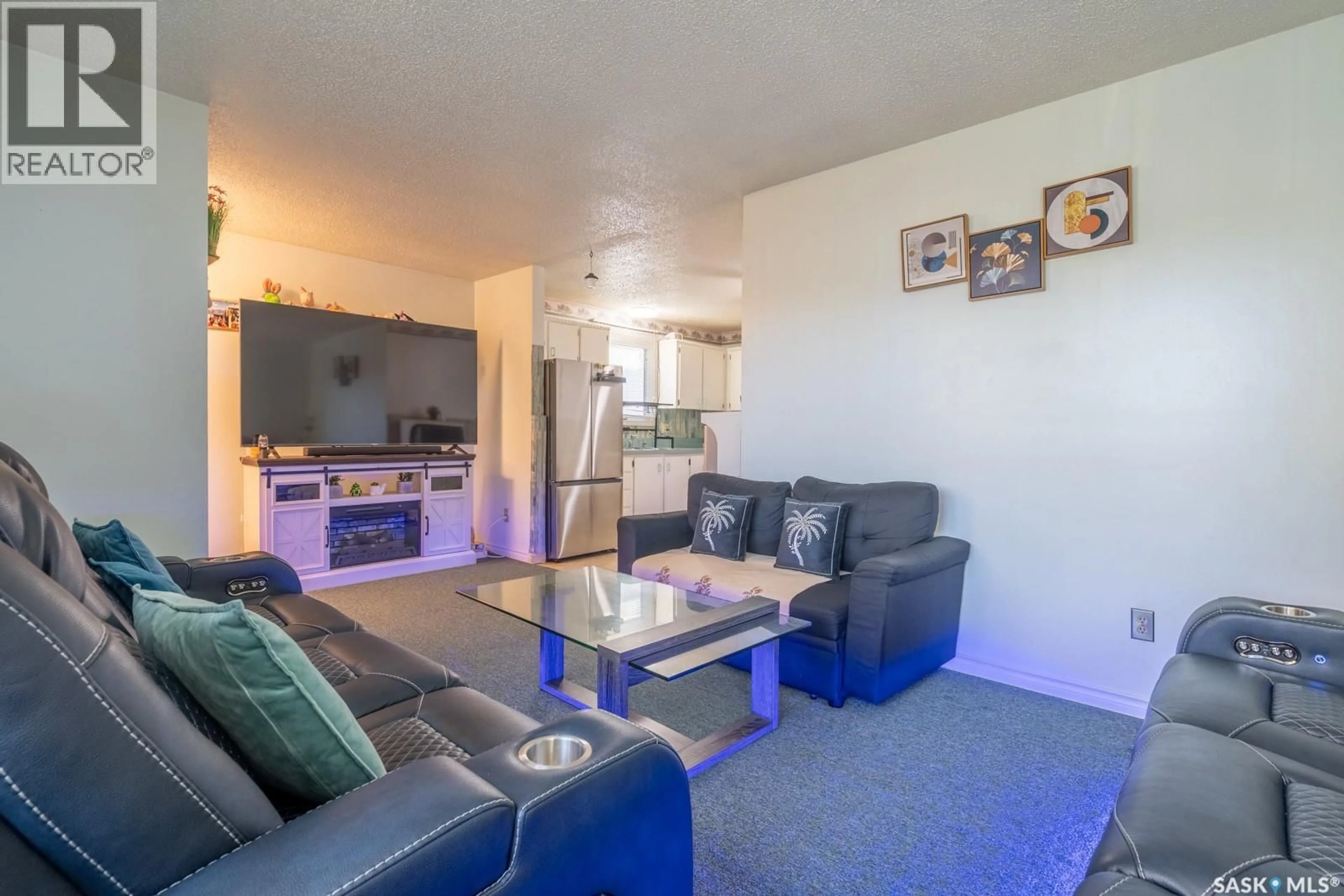 Living room with furniture, unknown for 364 OSLER STREET, Regina Saskatchewan S4R1V6